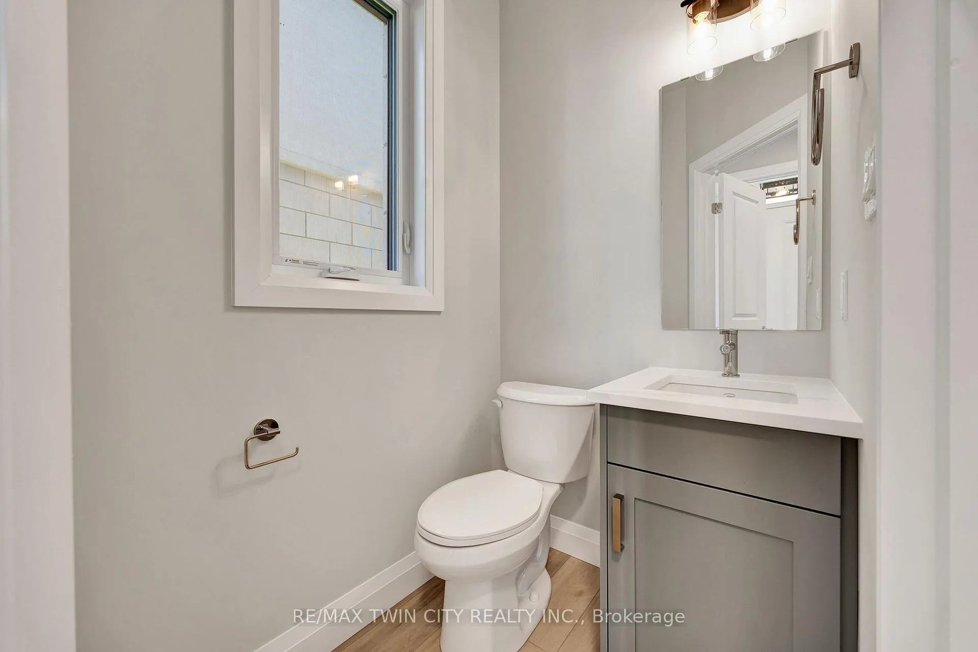 Photo 5 of Unit 63, 143 Elgin Street N, Cambridge — HOMEH