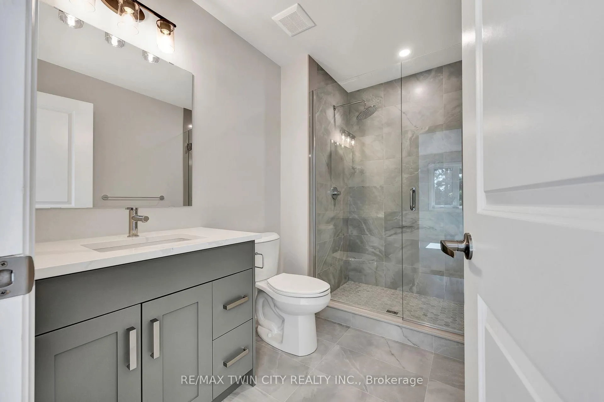 Photo 7 of Unit 63, 143 Elgin Street N, Cambridge — HOMEH