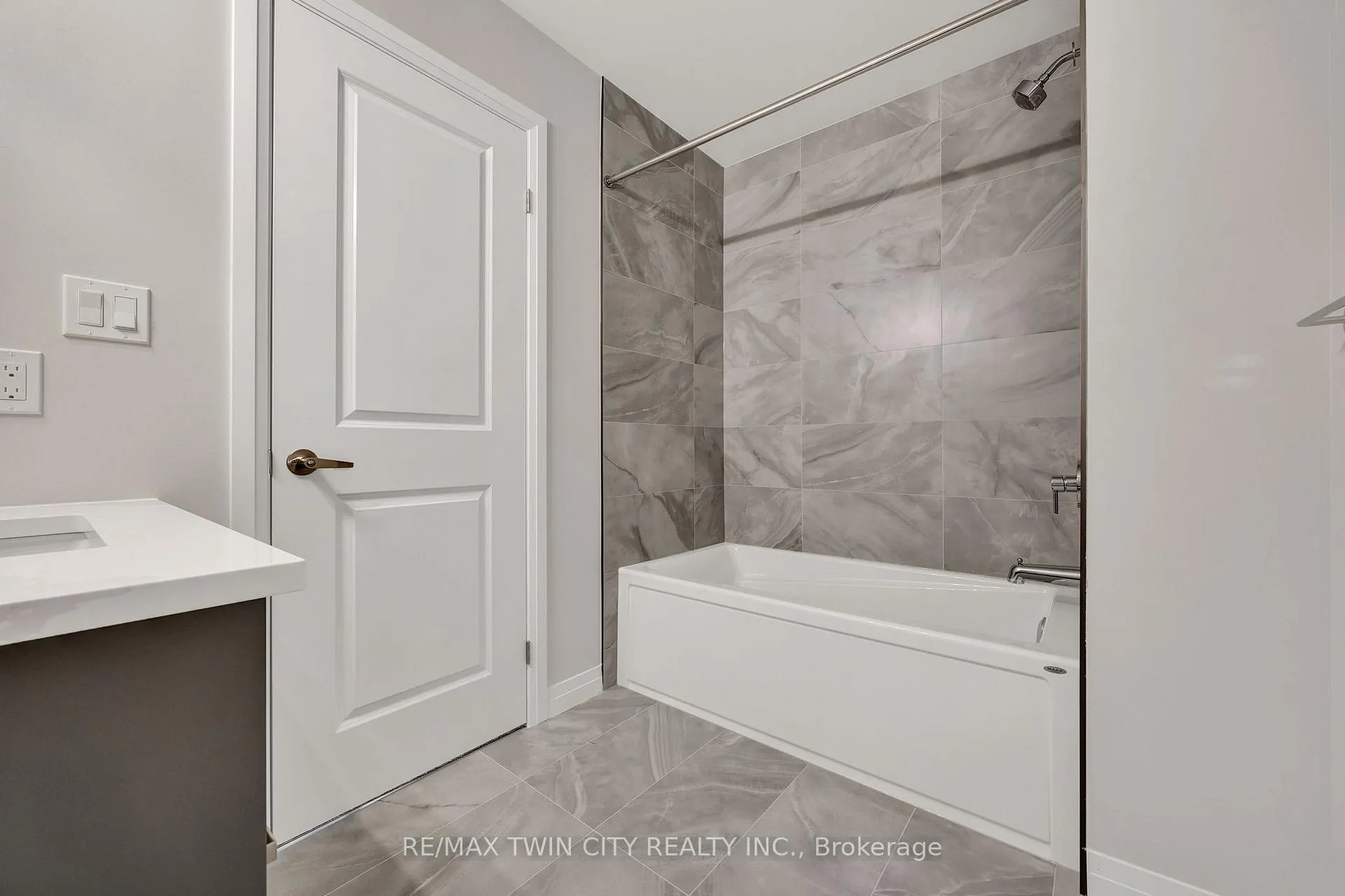 Photo 12 of Unit 63, 143 Elgin Street N, Cambridge — HOMEH
