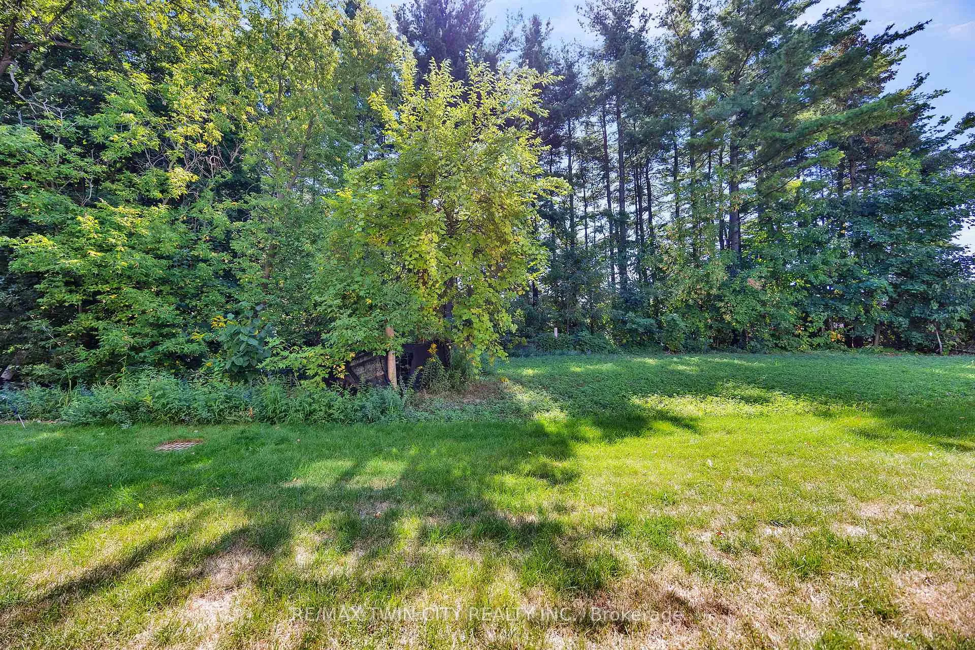 Photo 13 of Unit 63, 143 Elgin Street N, Cambridge — HOMEH