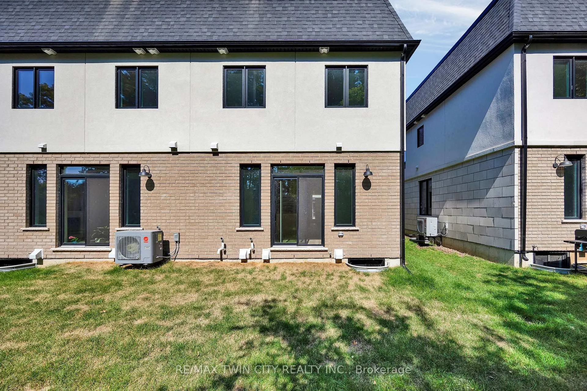 Photo 14 of Unit 63, 143 Elgin Street N, Cambridge — HOMEH