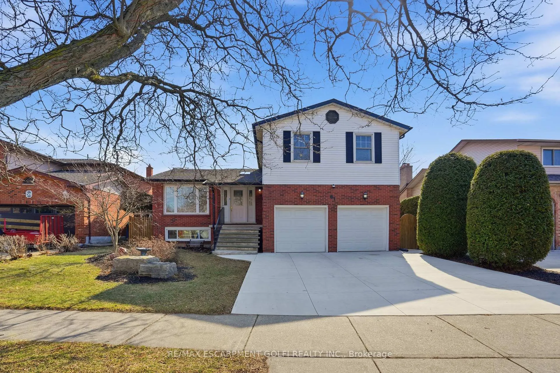 Photo 1 of 61 Seaton Place Drive, Hamilton, Stoney Creek — HOMEH