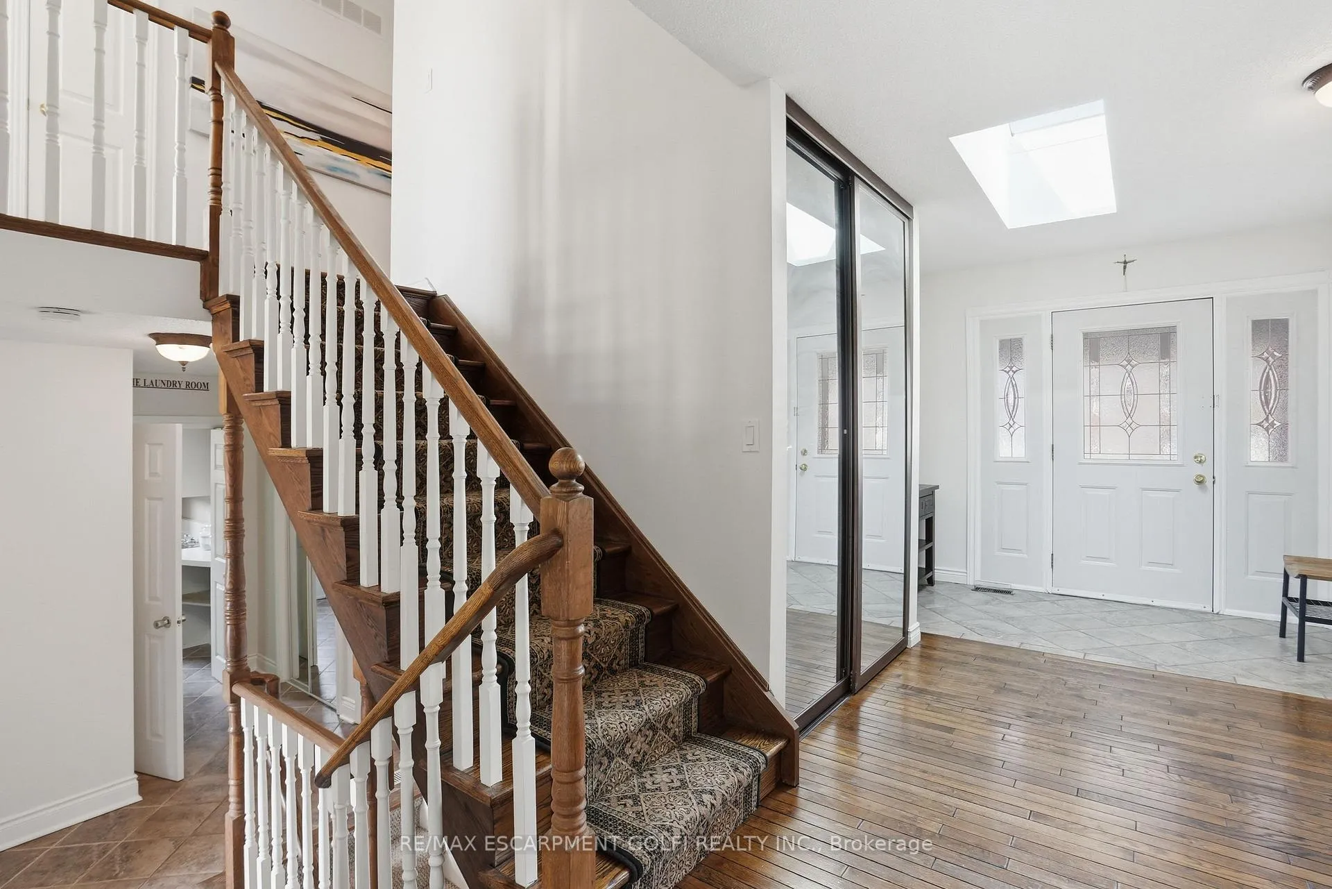 Photo 5 of 61 Seaton Place Drive, Hamilton, Stoney Creek — HOMEH
