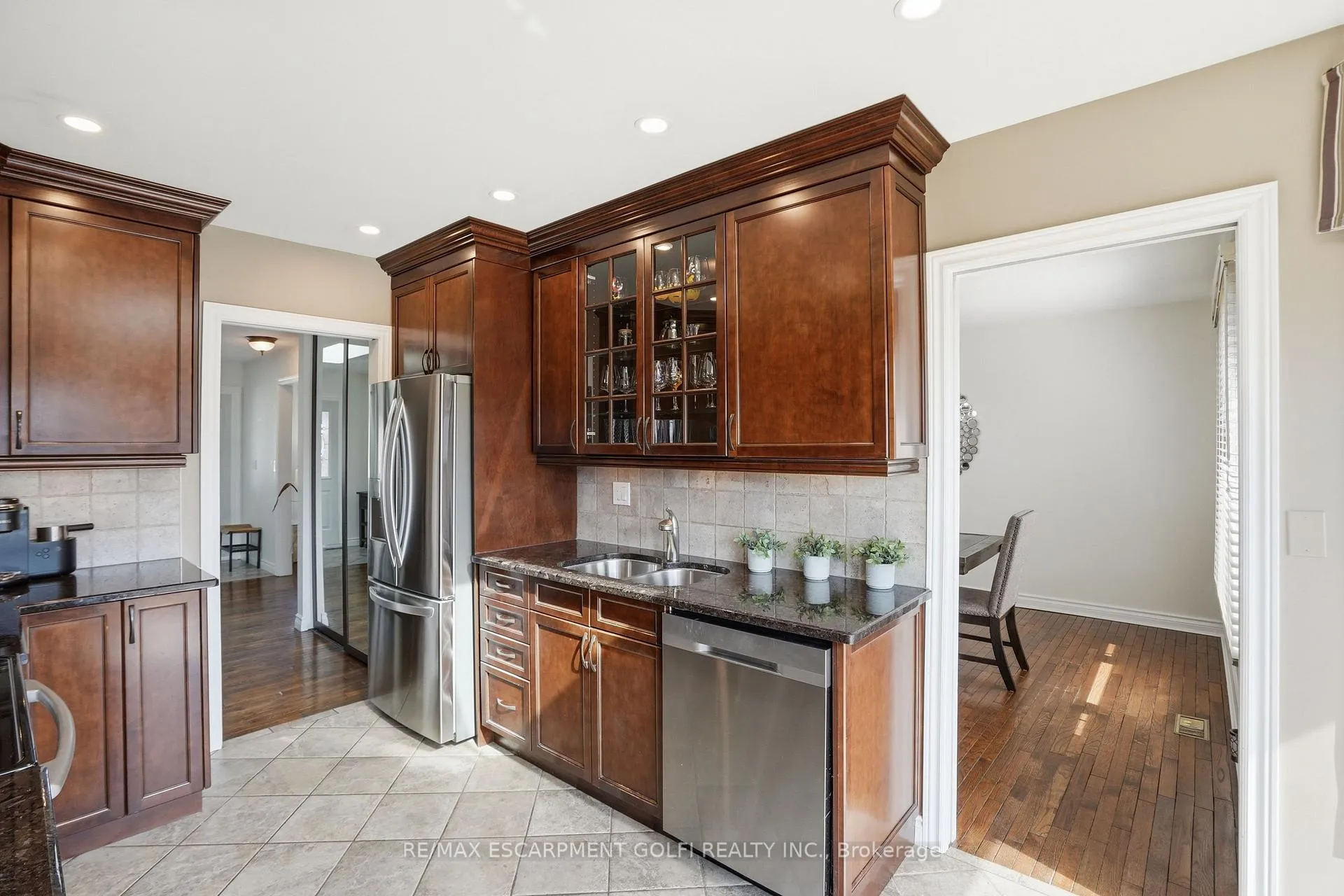 Photo 13 of 61 Seaton Place Drive, Hamilton, Stoney Creek — HOMEH