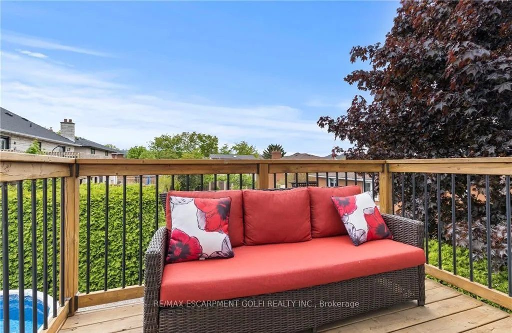 Photo 17 of 61 Seaton Place Drive, Hamilton, Stoney Creek — HOMEH