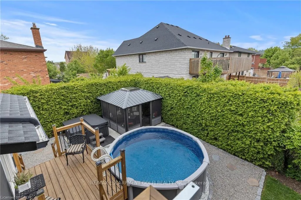 Photo 18 of 61 Seaton Place Drive, Hamilton, Stoney Creek — HOMEH