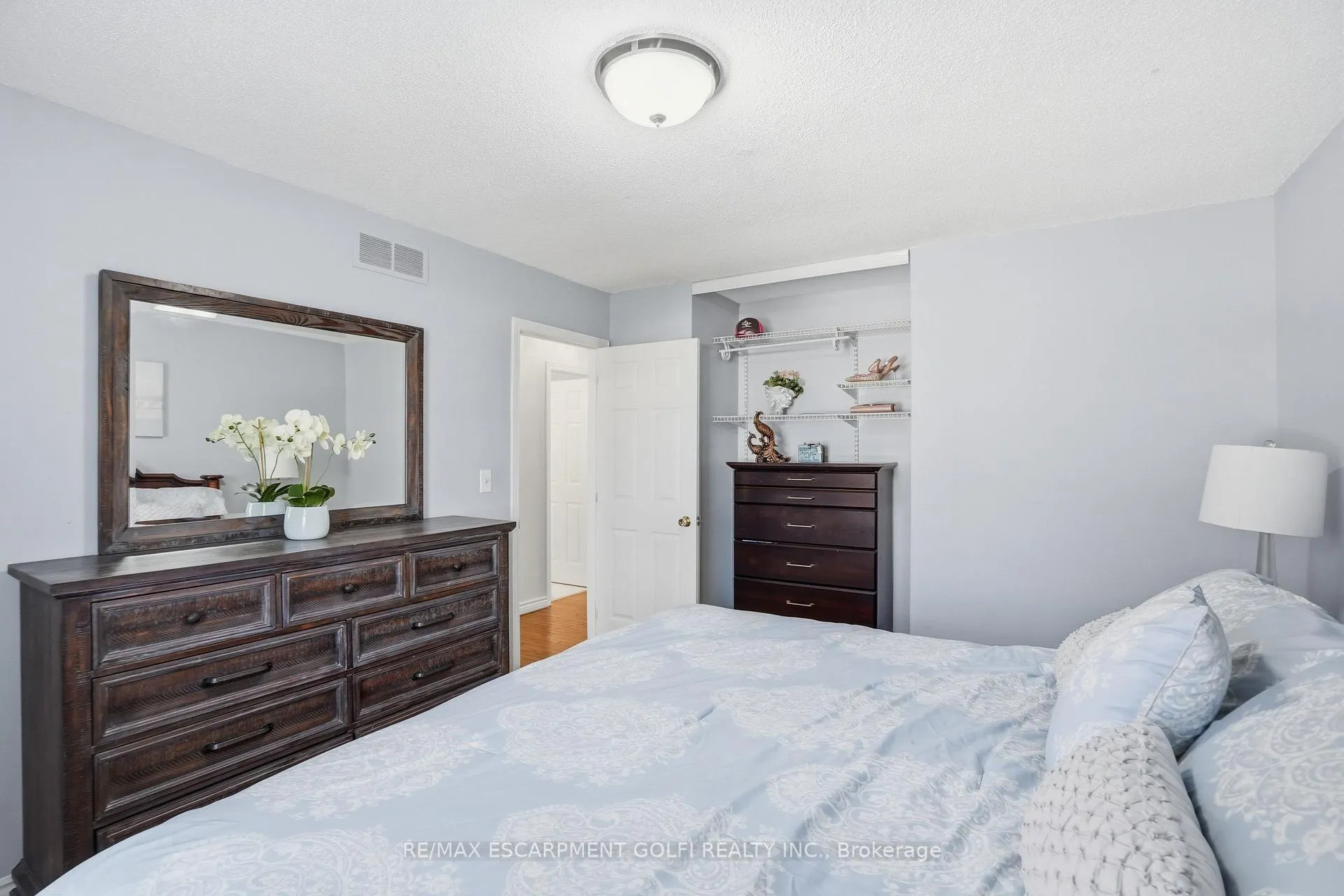 Photo 22 of 61 Seaton Place Drive, Hamilton, Stoney Creek — HOMEH