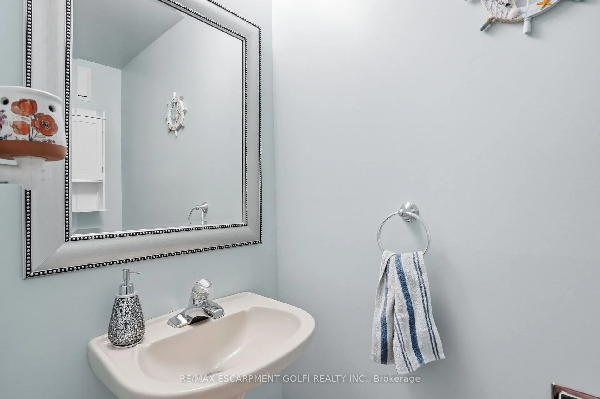 Photo 27 of 61 Seaton Place Drive, Hamilton, Stoney Creek — HOMEH