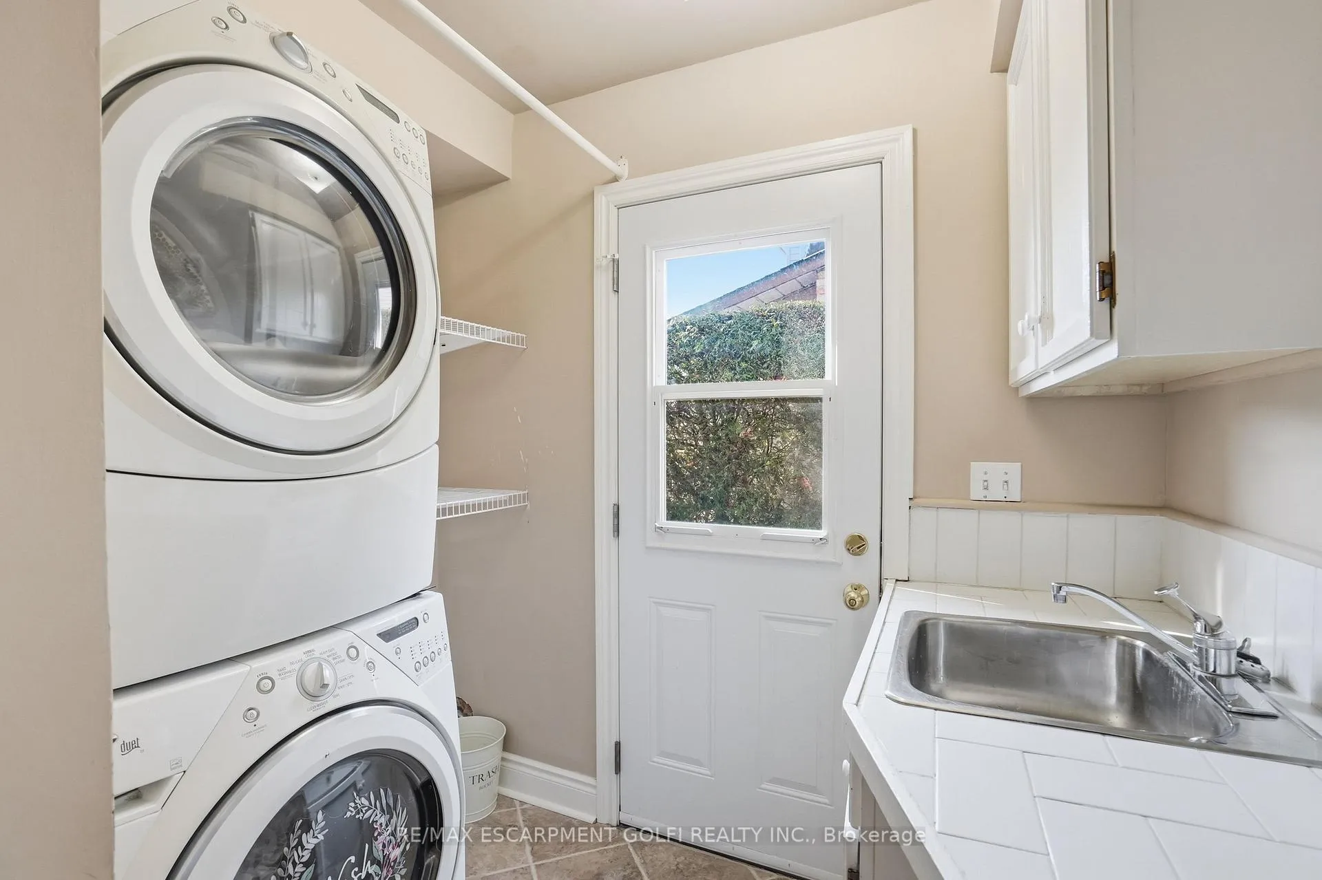 Photo 33 of 61 Seaton Place Drive, Hamilton, Stoney Creek — HOMEH