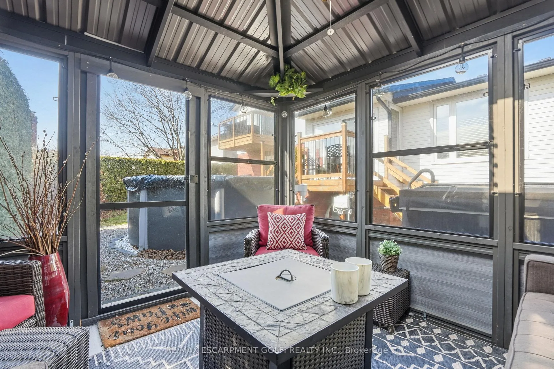 Photo 41 of 61 Seaton Place Drive, Hamilton, Stoney Creek — HOMEH