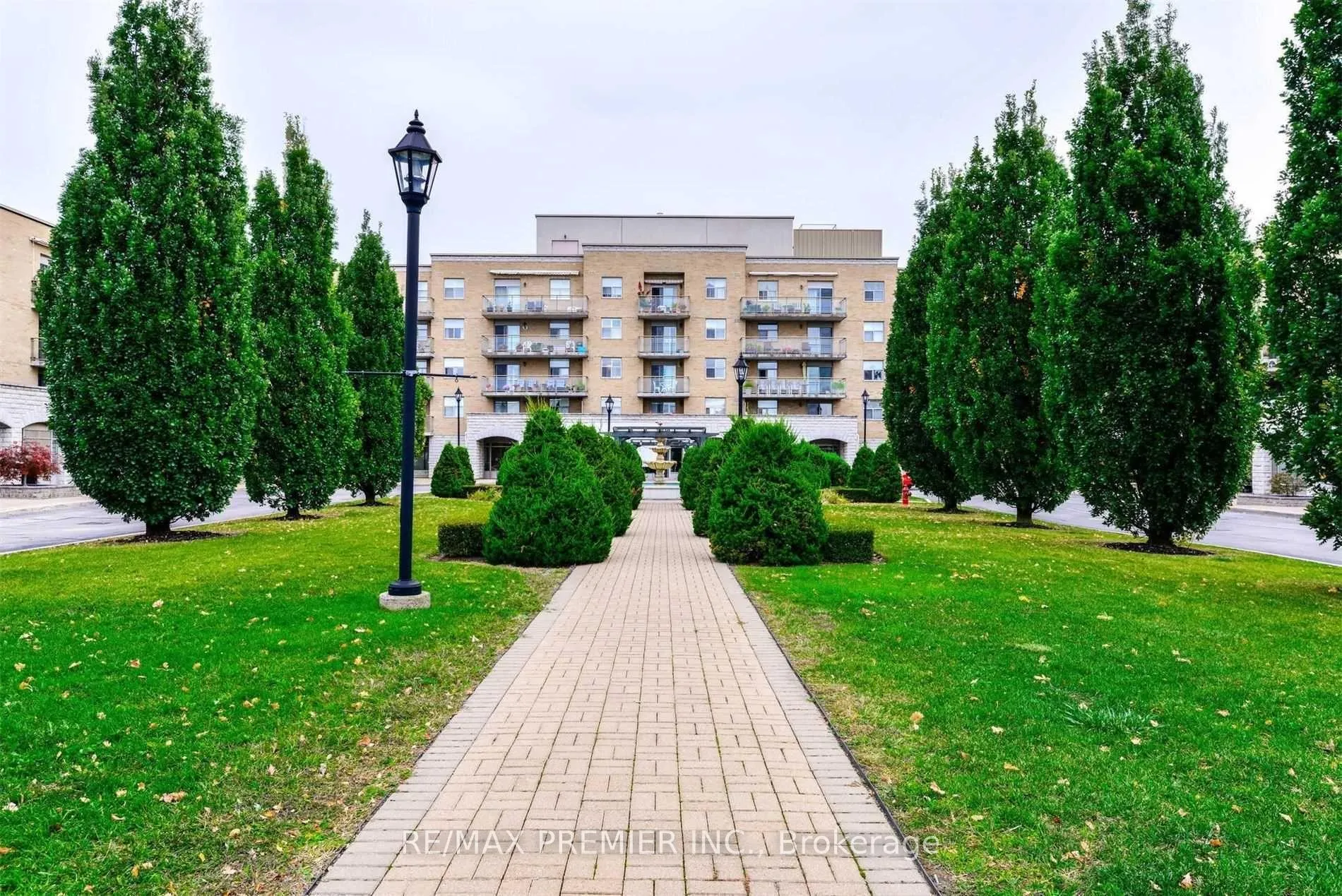 Photo 3 of Unit 102, 2506 Rutherford Road, Vaughan, Maple — HOMEH