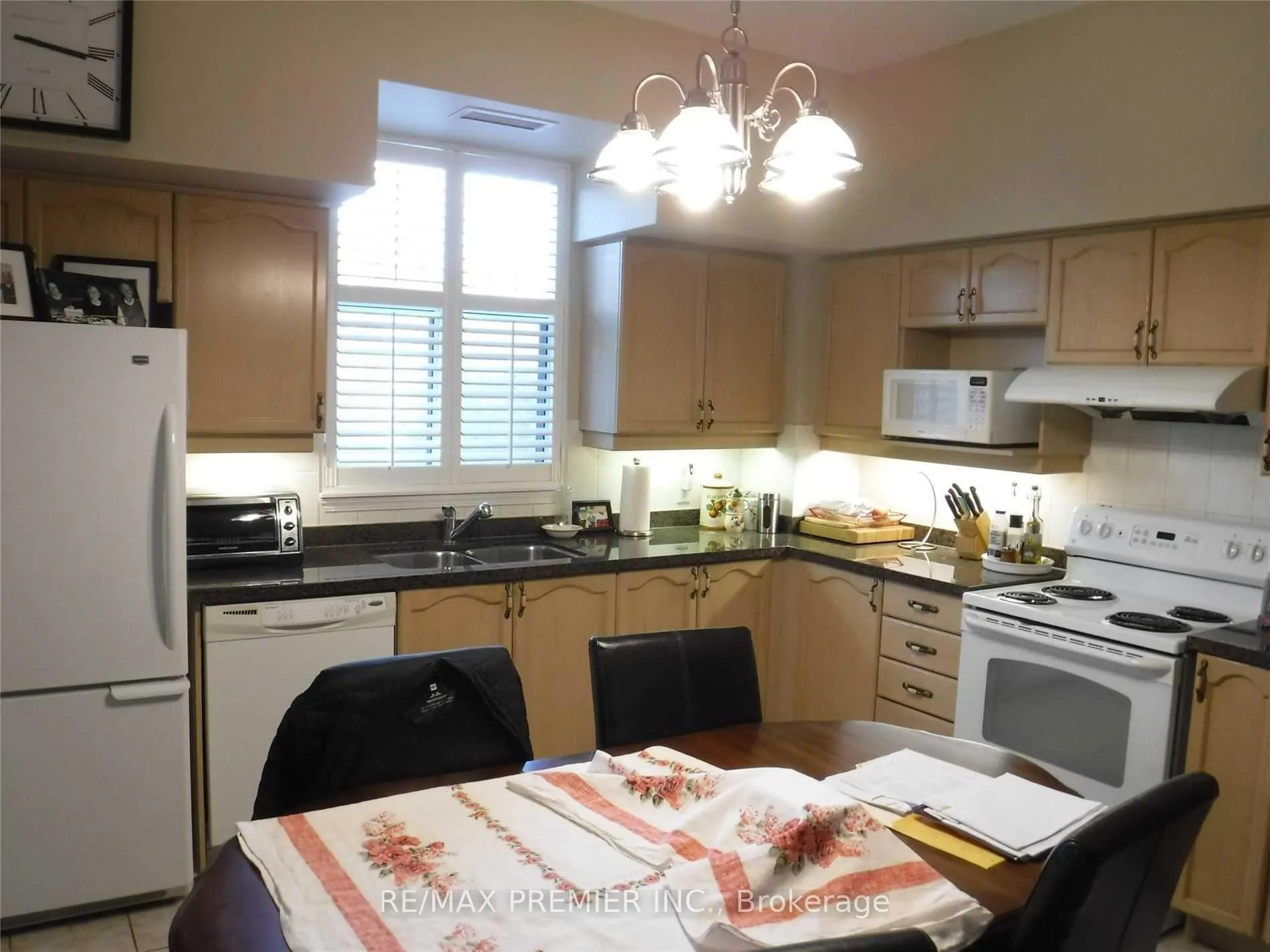 Photo 4 of Unit 102, 2506 Rutherford Road, Vaughan, Maple — HOMEH