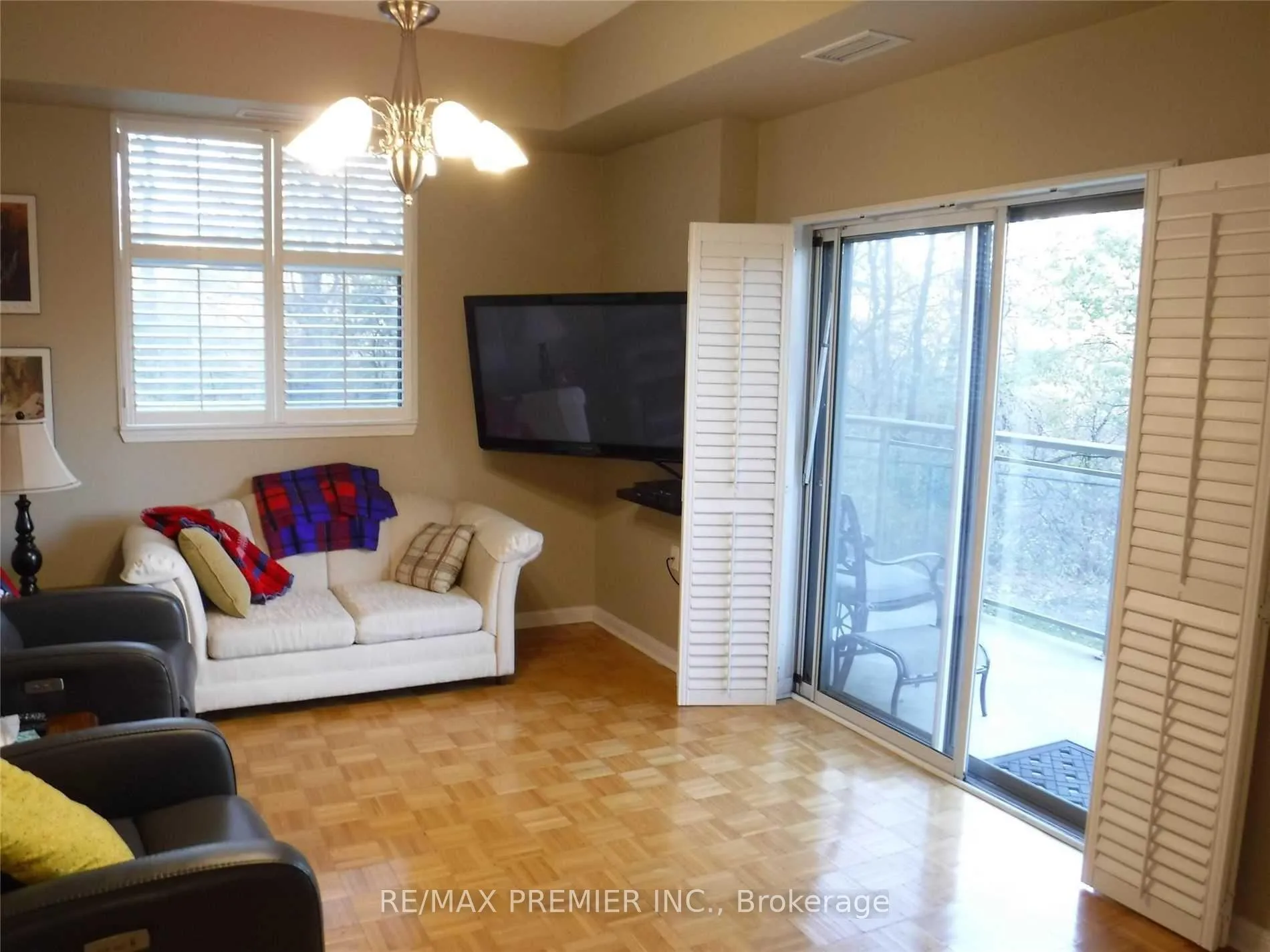 Photo 6 of Unit 102, 2506 Rutherford Road, Vaughan, Maple — HOMEH