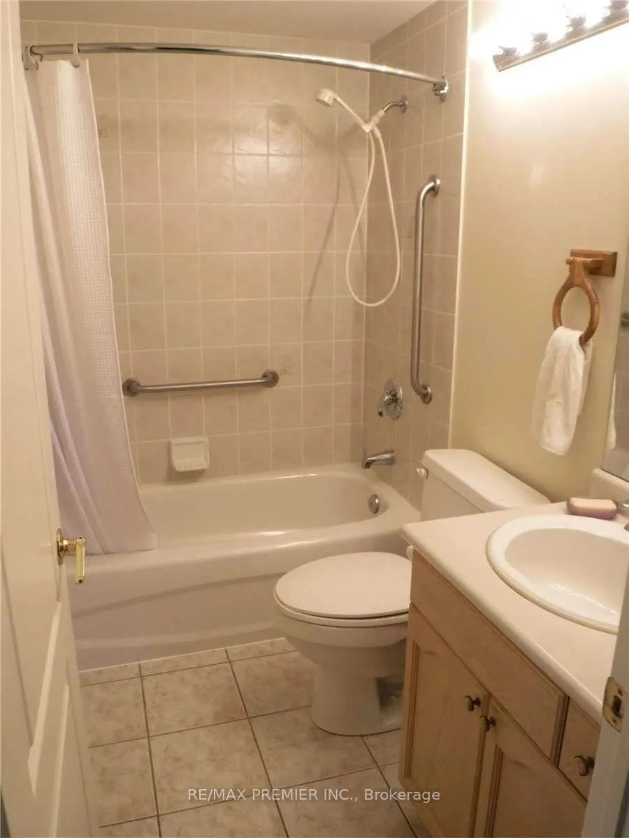 Photo 9 of Unit 102, 2506 Rutherford Road, Vaughan, Maple — HOMEH