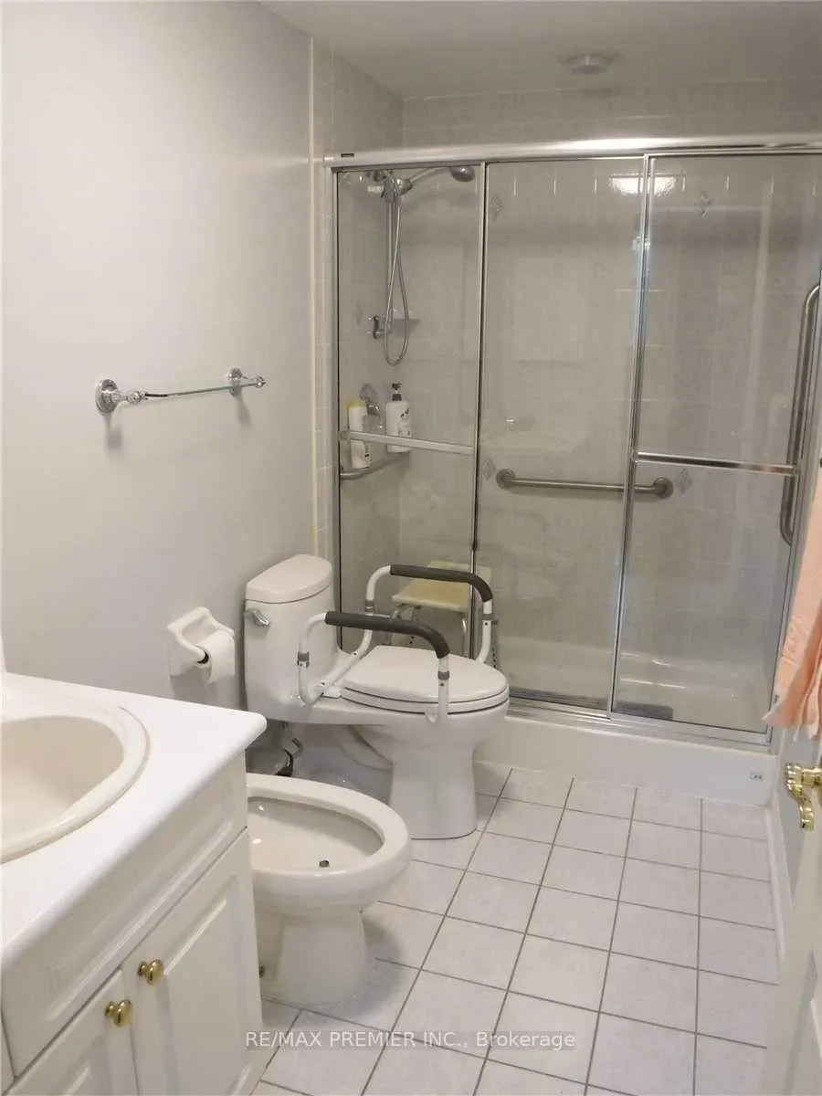 Photo 10 of Unit 102, 2506 Rutherford Road, Vaughan, Maple — HOMEH