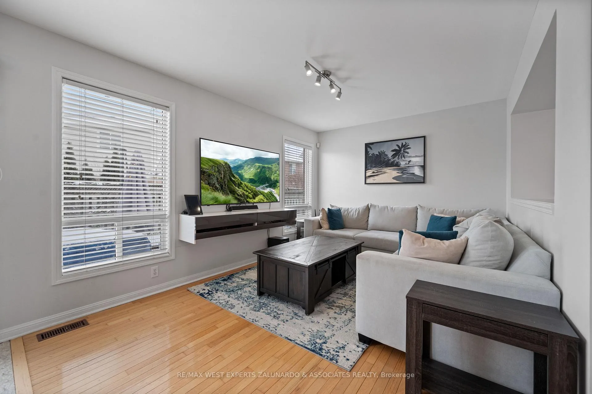 Photo 12 of 463 Trudeau Drive, Milton, Clarke — HOMEH