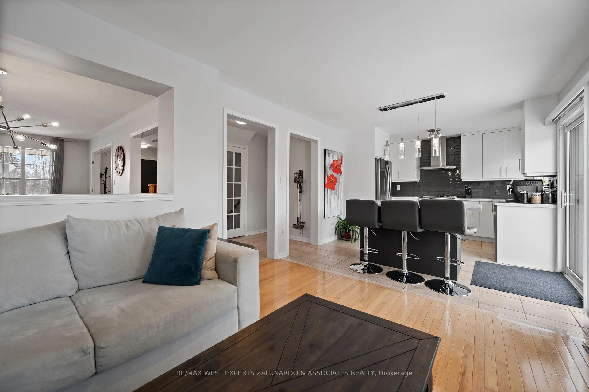 Photo 14 of 463 Trudeau Drive, Milton, Clarke — HOMEH