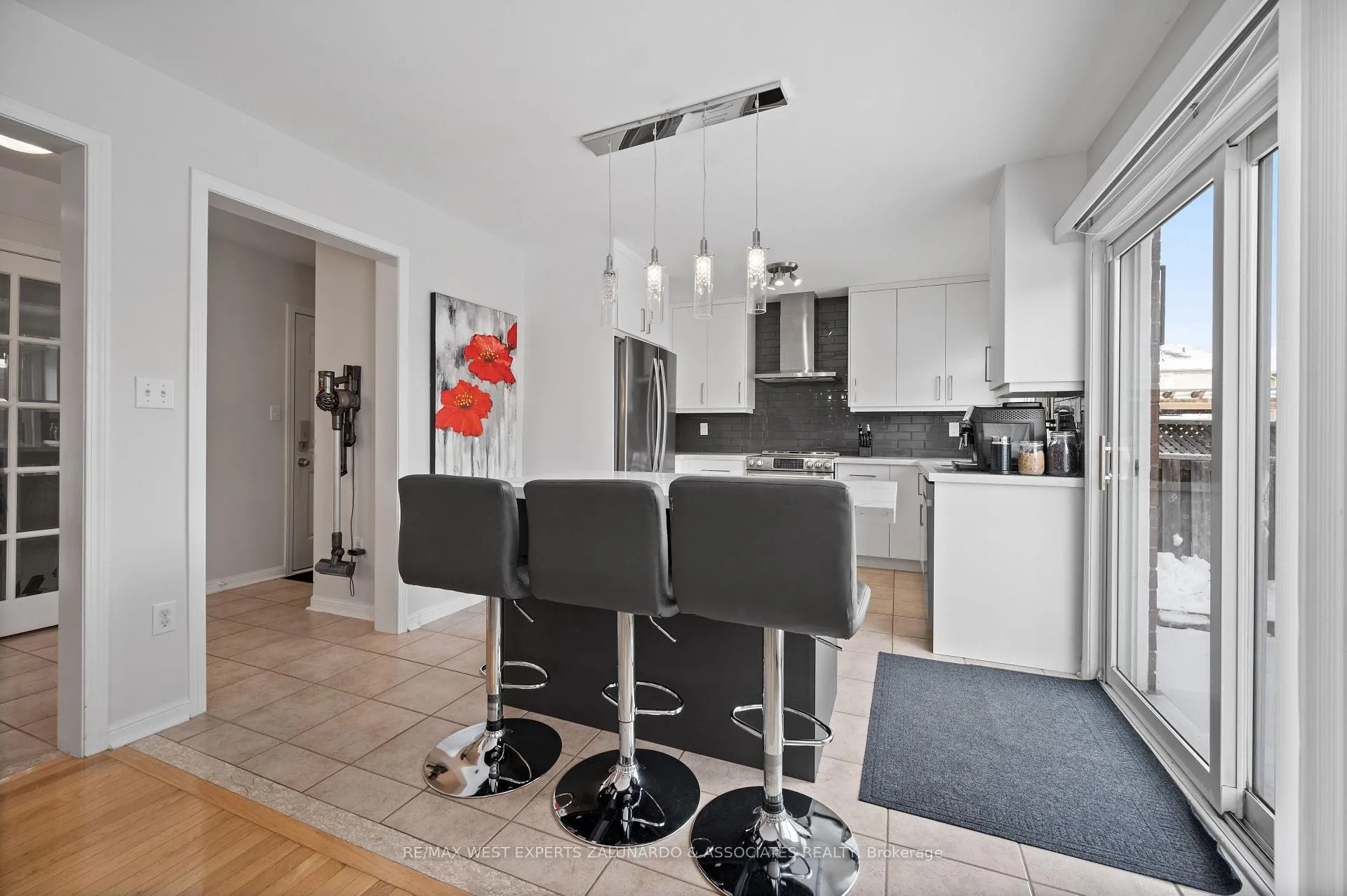 Photo 15 of 463 Trudeau Drive, Milton, Clarke — HOMEH