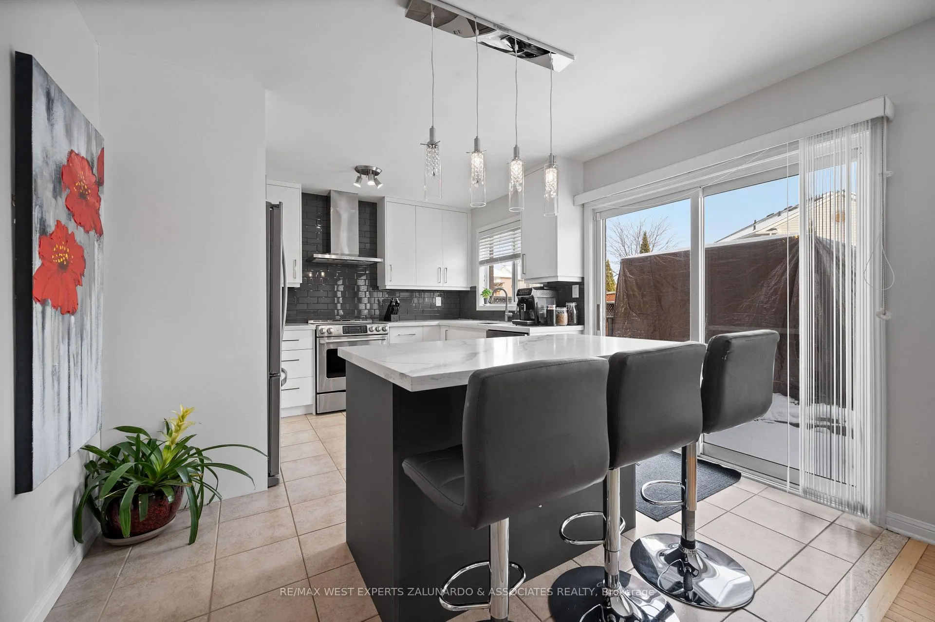 Photo 17 of 463 Trudeau Drive, Milton, Clarke — HOMEH