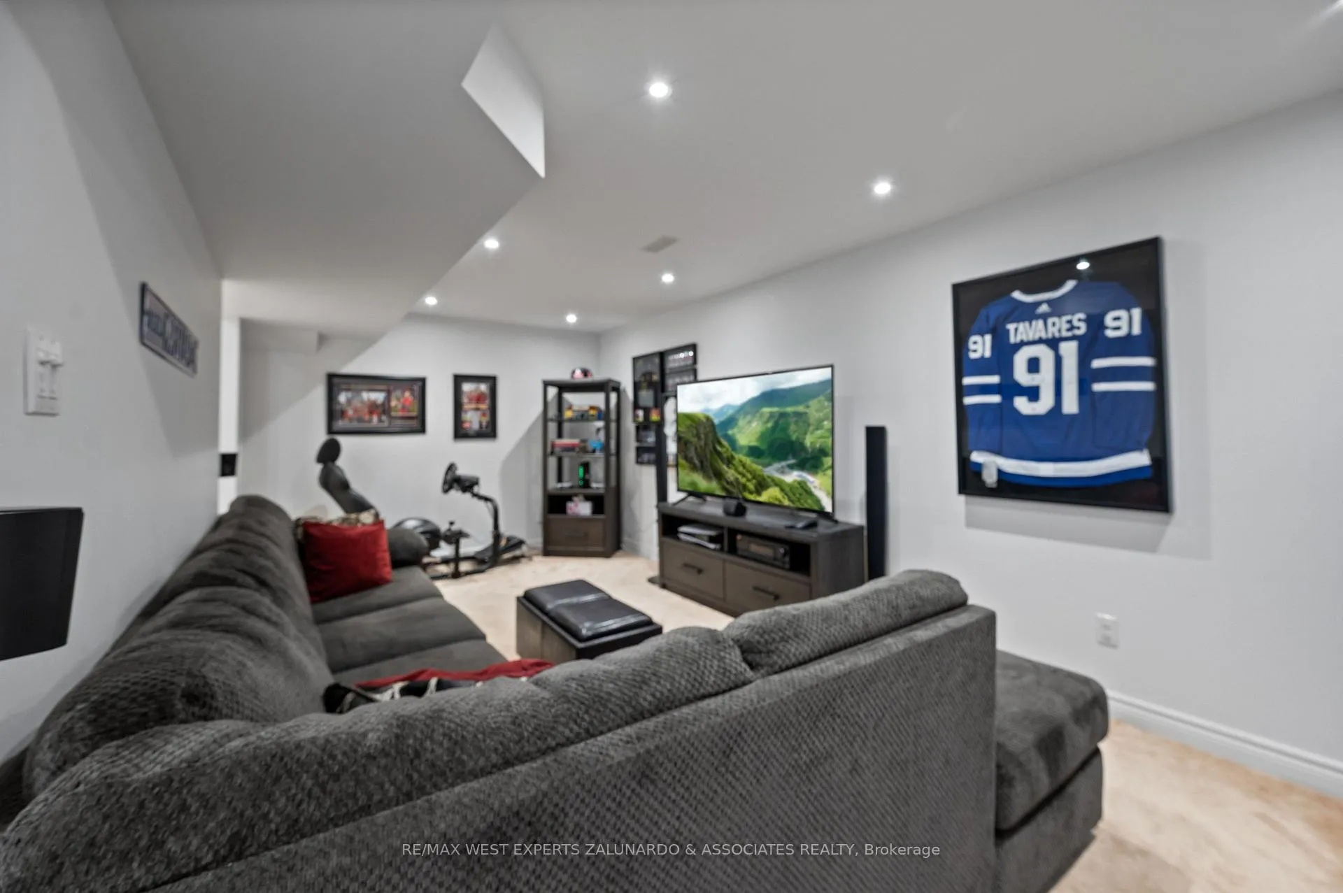 Photo 36 of 463 Trudeau Drive, Milton, Clarke — HOMEH