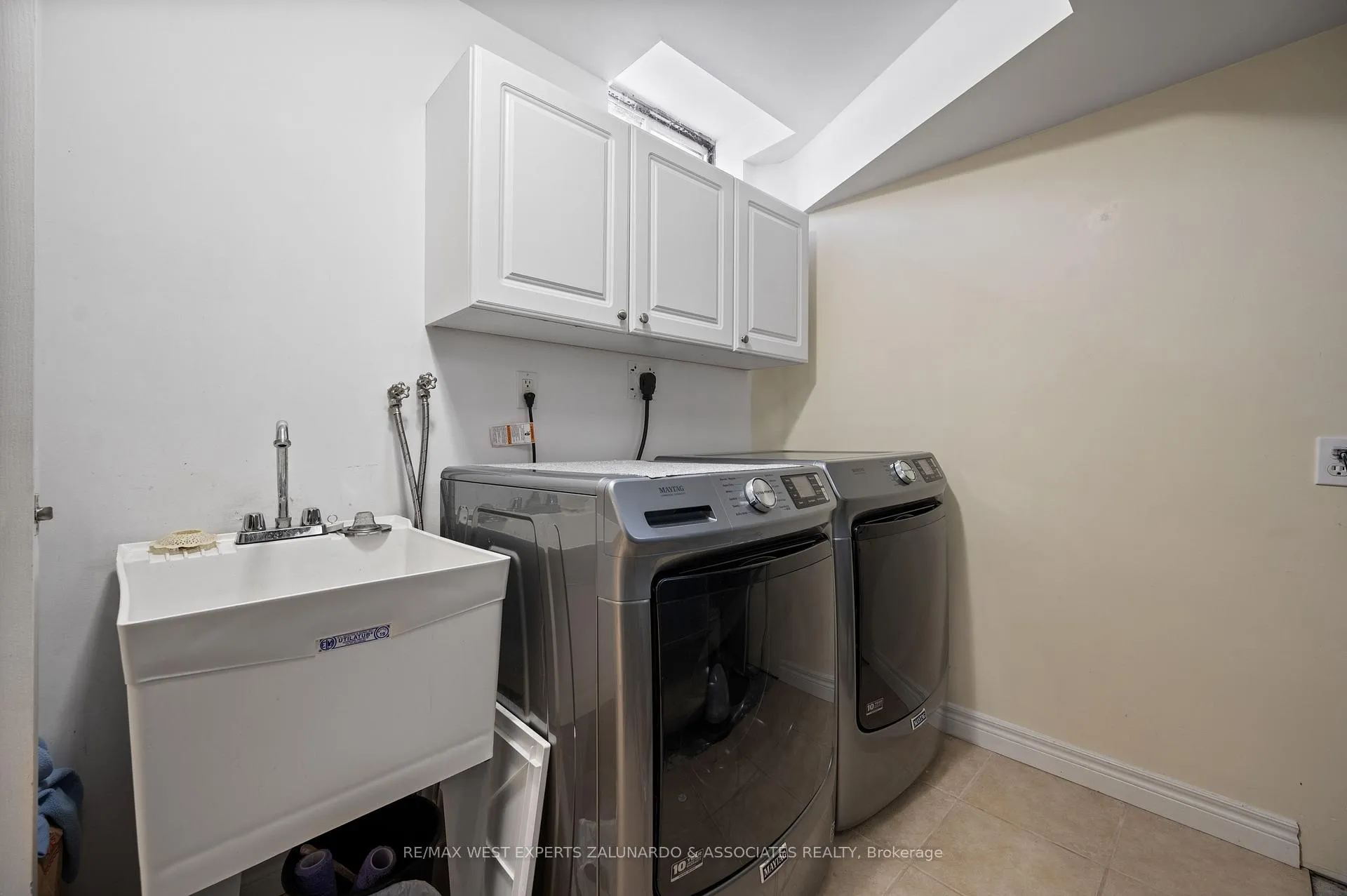 Photo 40 of 463 Trudeau Drive, Milton, Clarke — HOMEH