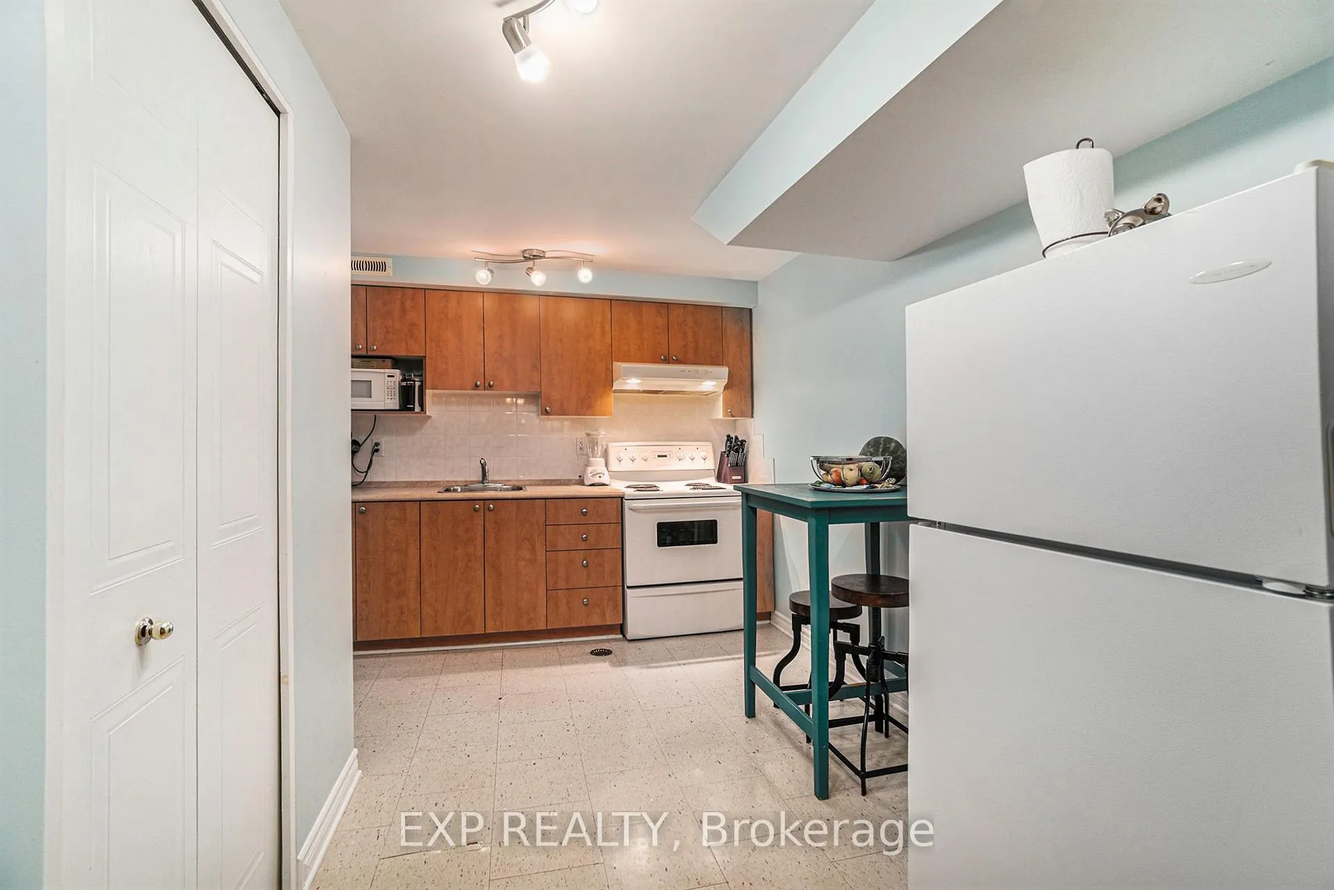Photo 7 of Unit B, 640 Morin Street, Ottawa, Castle Heights — HOMEH