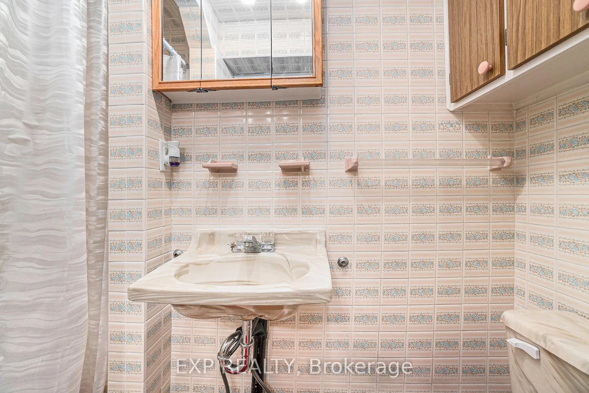 Photo 10 of Unit B, 640 Morin Street, Ottawa, Castle Heights — HOMEH