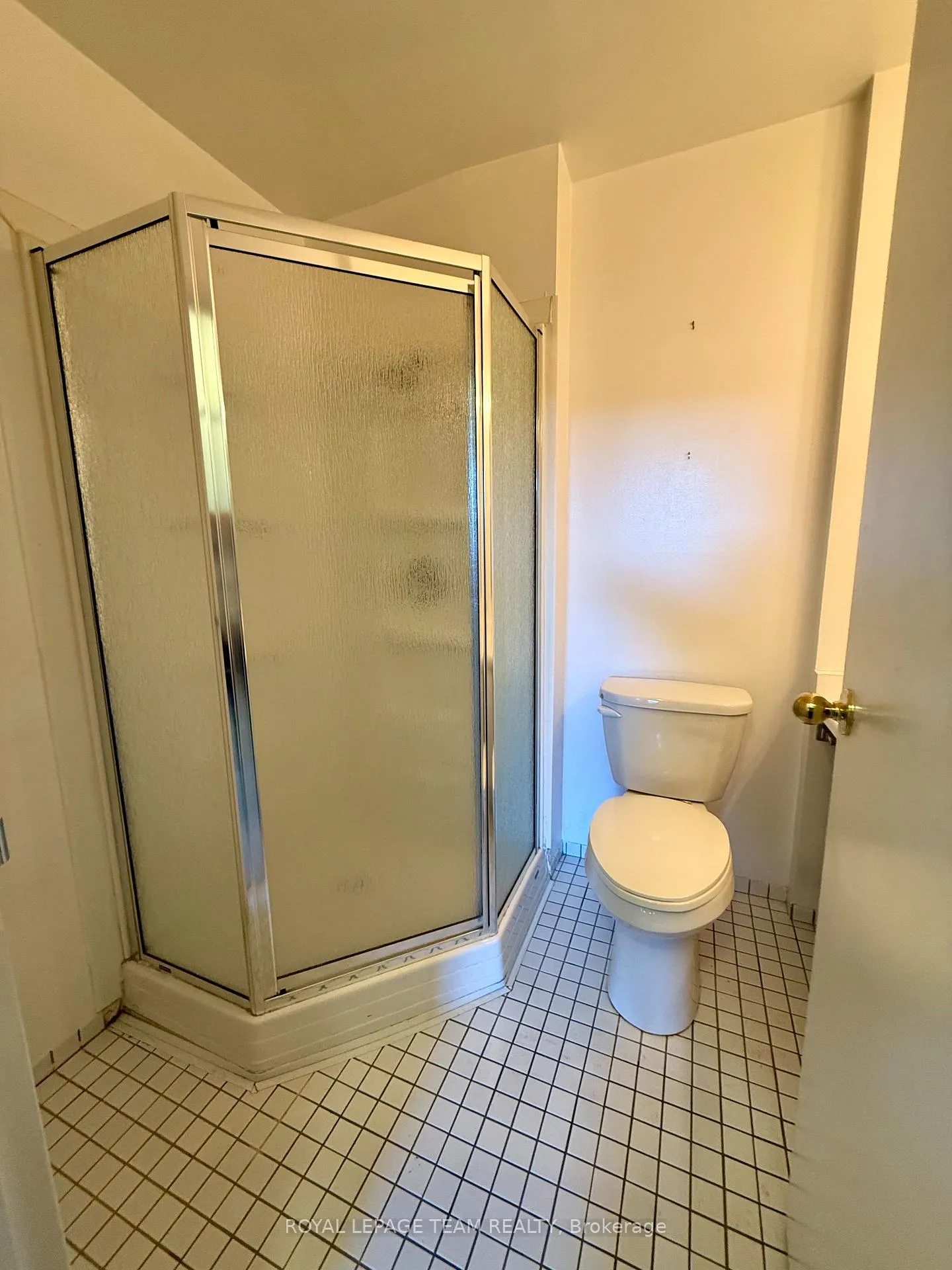 Photo 8 of Unit 102, 2760 Carousel Crescent, Ottawa, Emerald Woods/Sawmill Creek — HOMEH