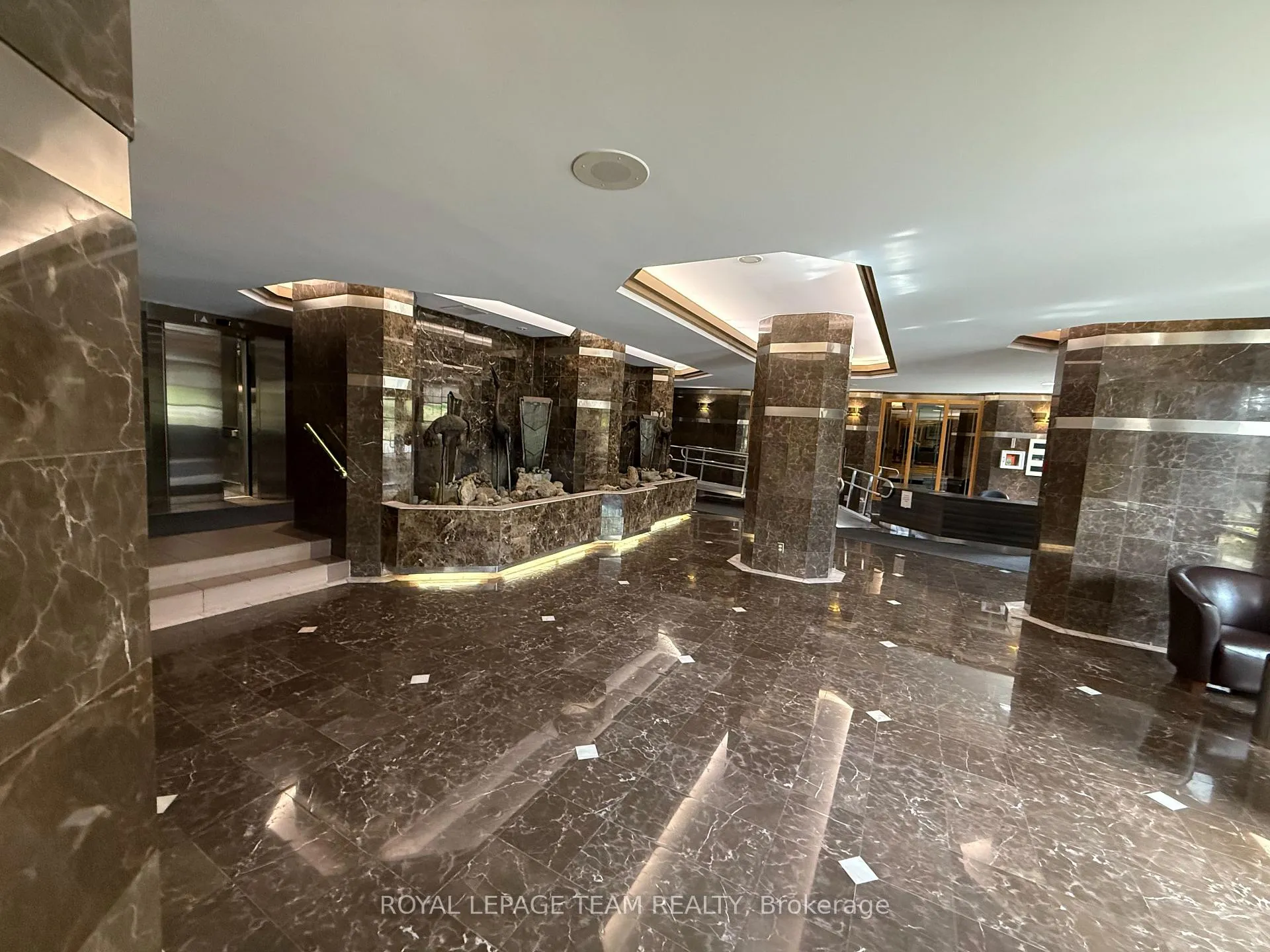 Photo 12 of Unit 102, 2760 Carousel Crescent, Ottawa, Emerald Woods/Sawmill Creek — HOMEH