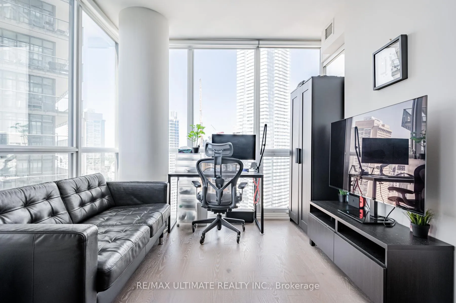Photo 14 of Unit 4306, 45 Charles Street E, Toronto, Church-Yonge Corridor — HOMEH