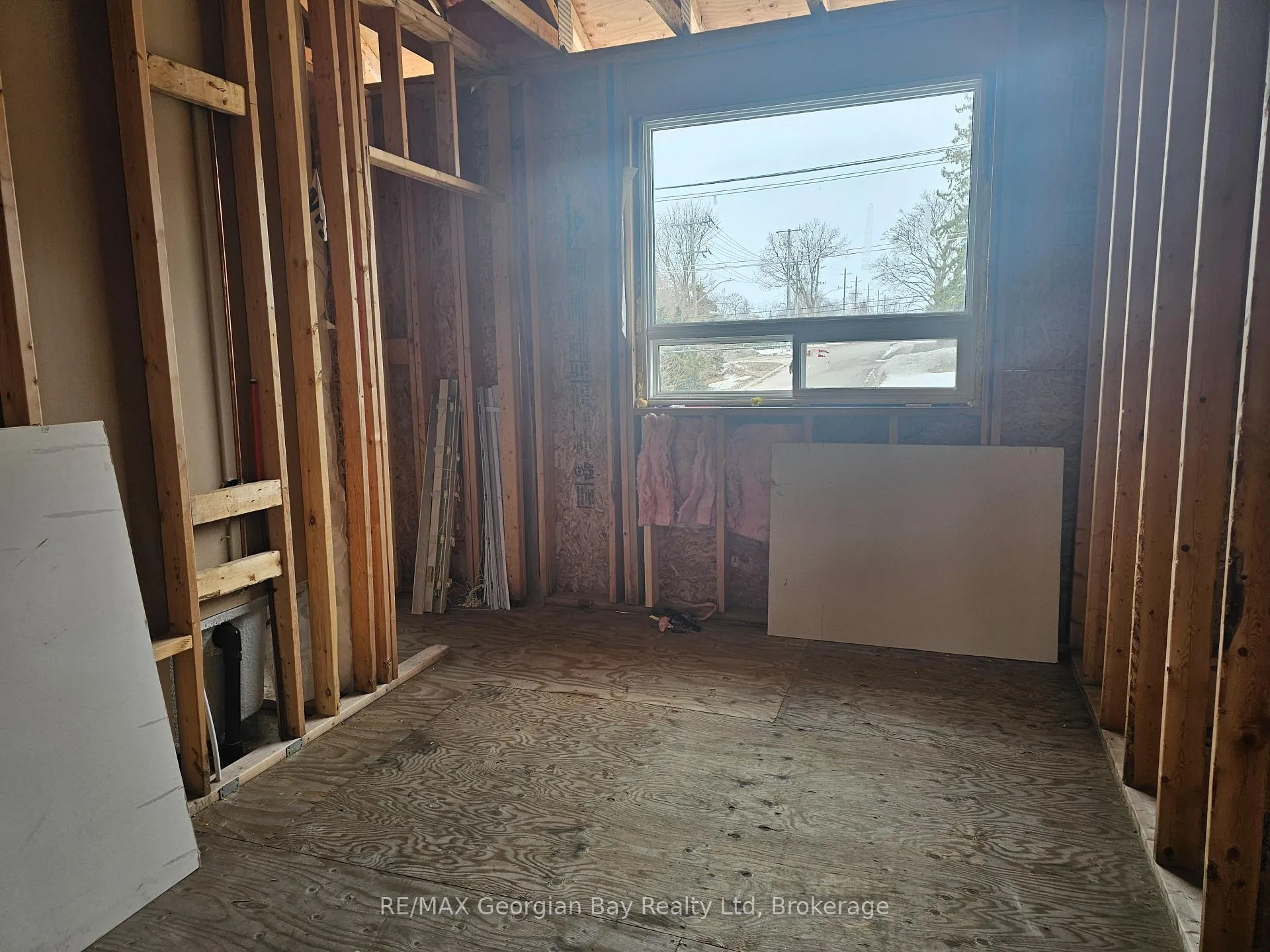 Photo 10 of 540 Johnson Street, Midland — HOMEH