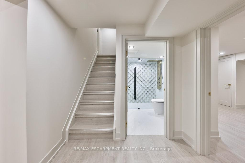 Photo 22 of 55 West 22nd Street, Hamilton, Westcliffe — HOMEH