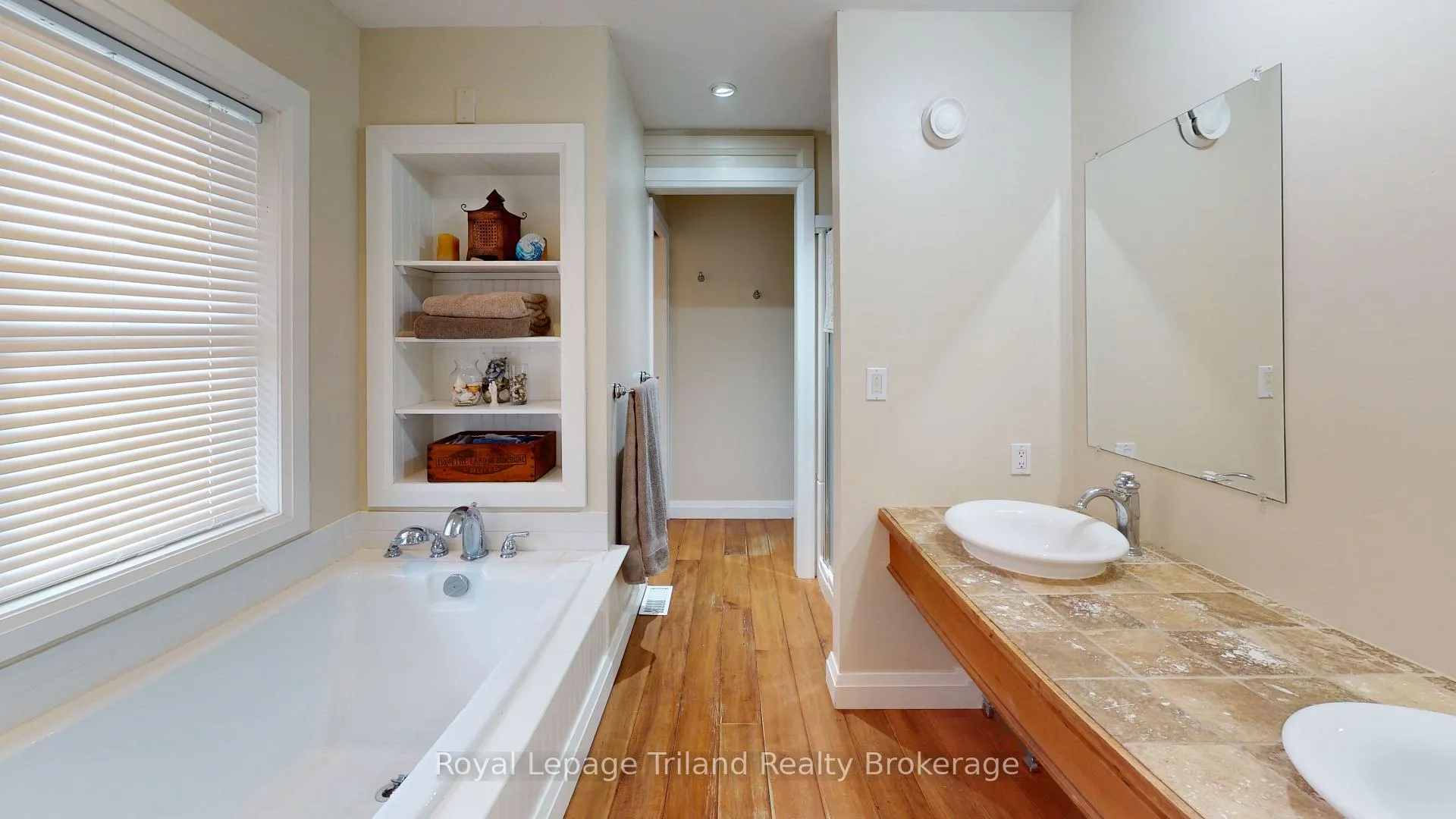 Photo 14 of 20 Centennial Crescent, Wilmot — HOMEH