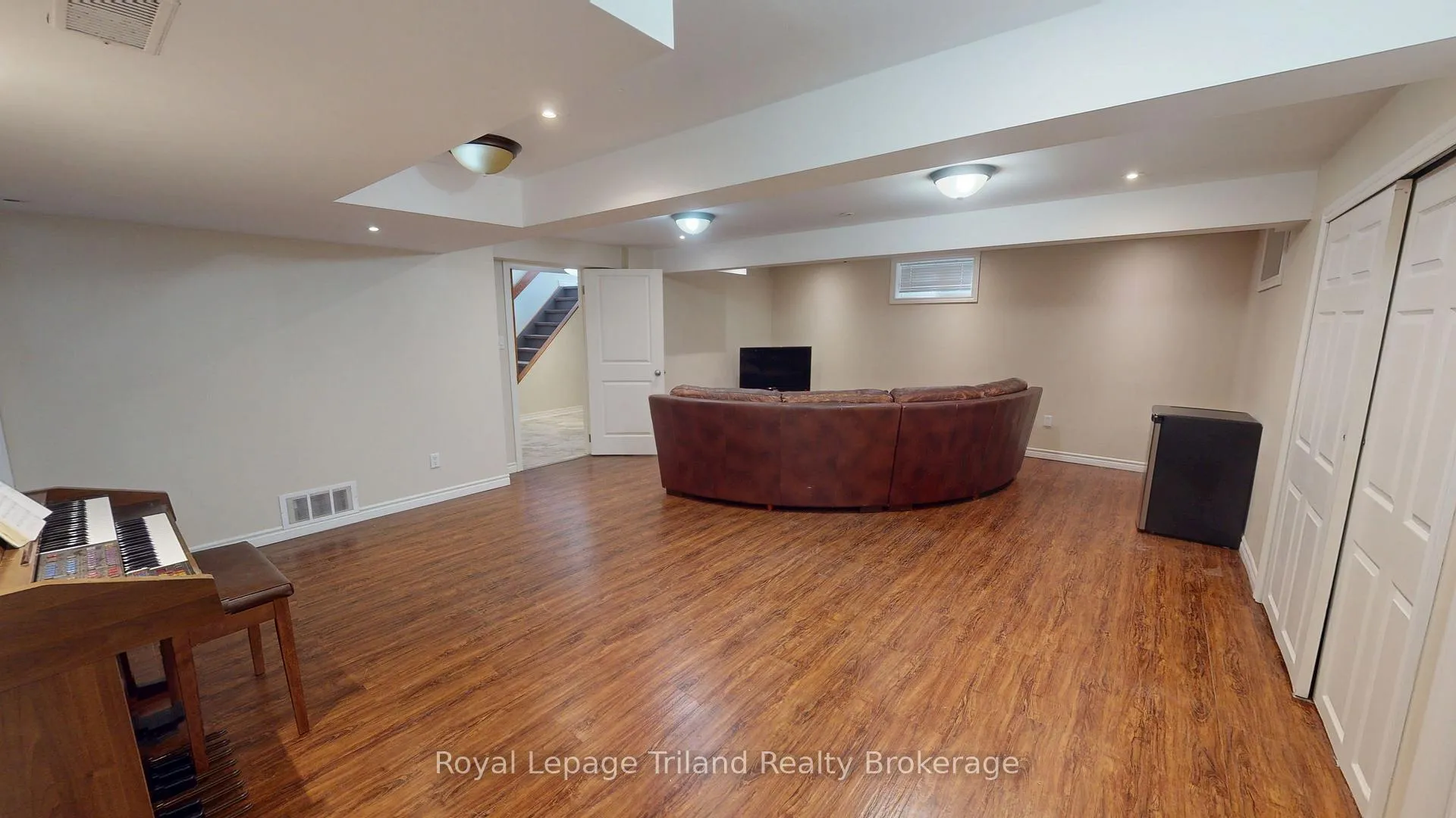 Photo 21 of 20 Centennial Crescent, Wilmot — HOMEH