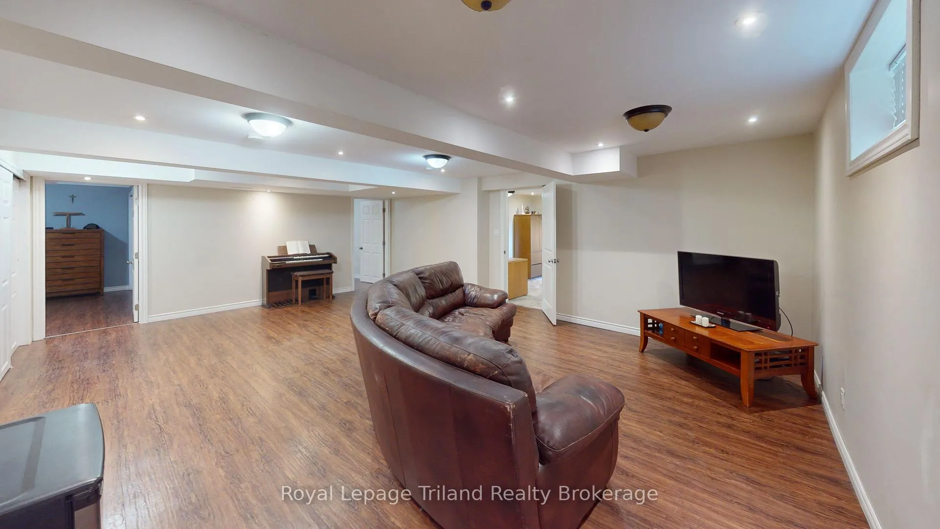 Photo 23 of 20 Centennial Crescent, Wilmot — HOMEH