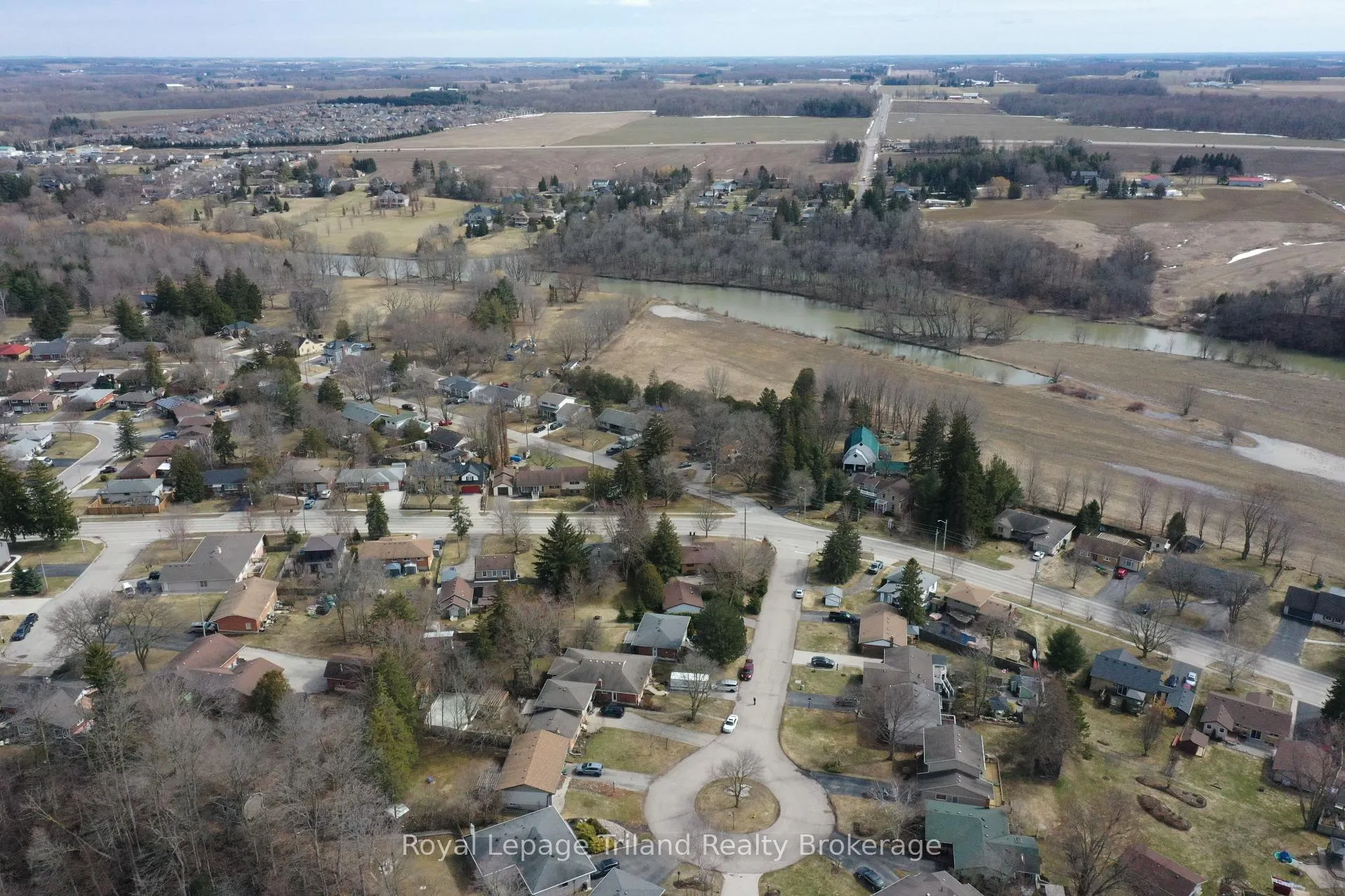 Photo 32 of 20 Centennial Crescent, Wilmot — HOMEH