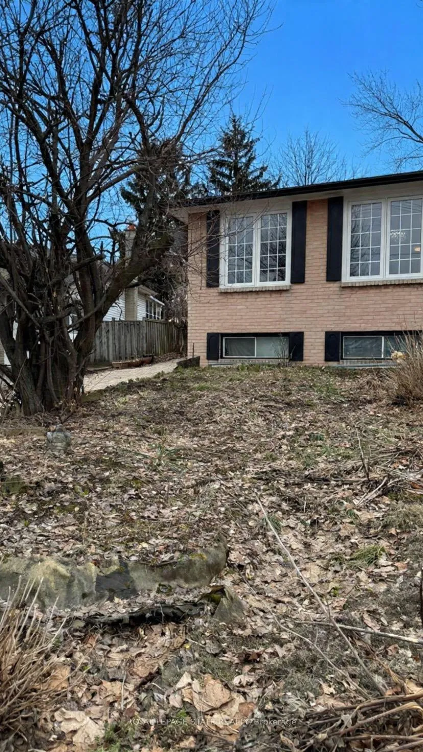 Photo 2 of 222 Greencedar Drive, Hamilton, Gurnett — HOMEH