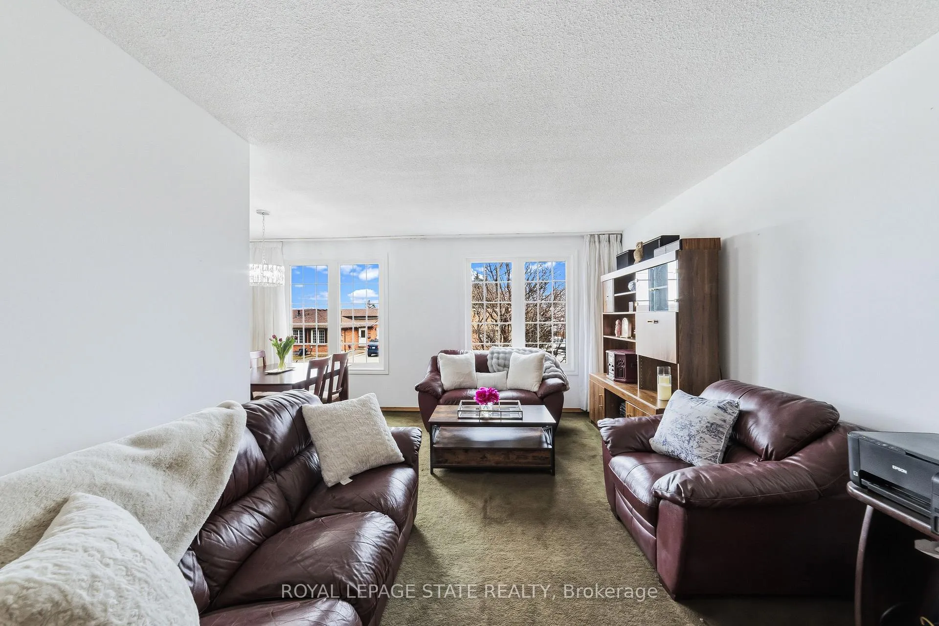 Photo 11 of 222 Greencedar Drive, Hamilton, Gurnett — HOMEH