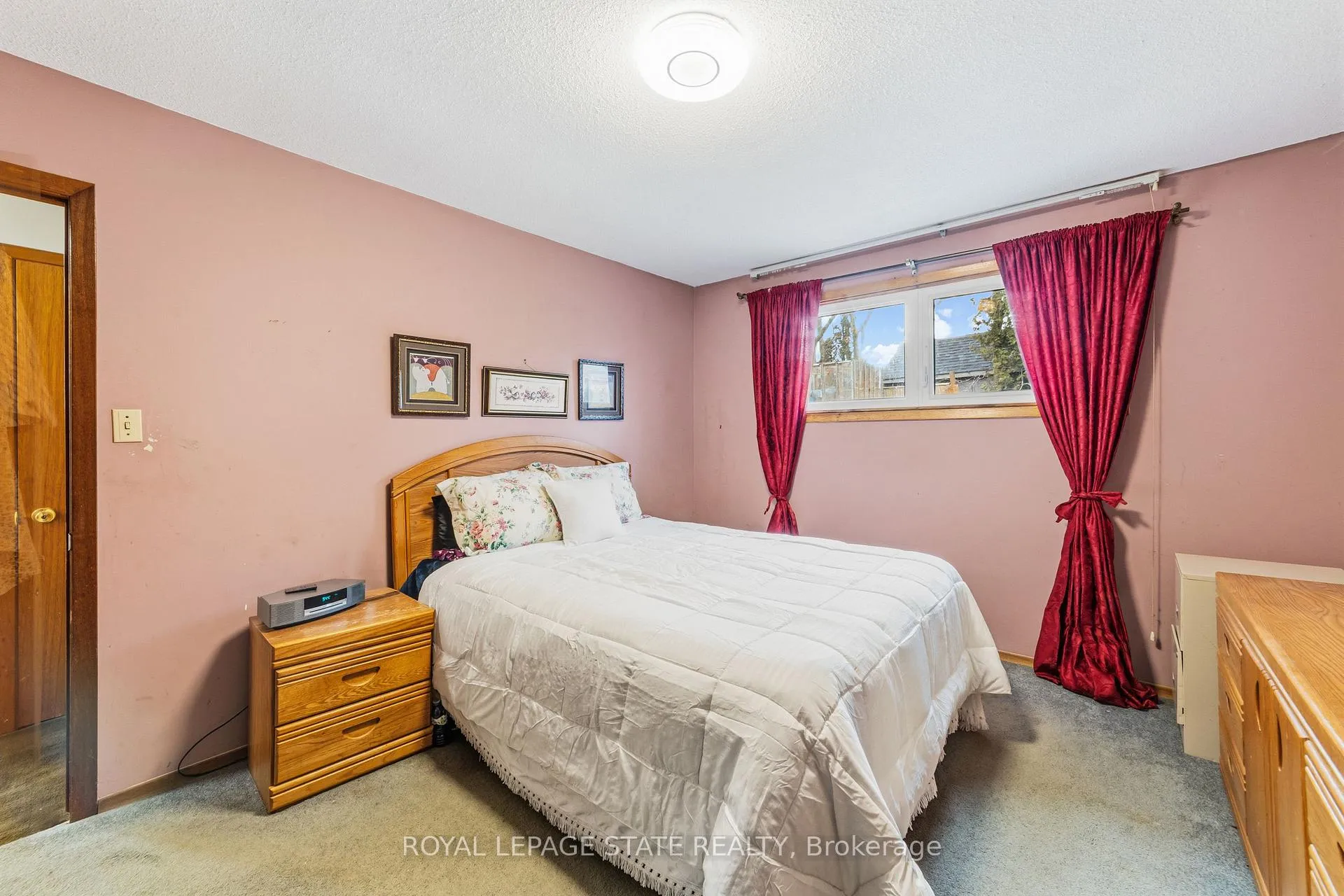 Photo 14 of 222 Greencedar Drive, Hamilton, Gurnett — HOMEH