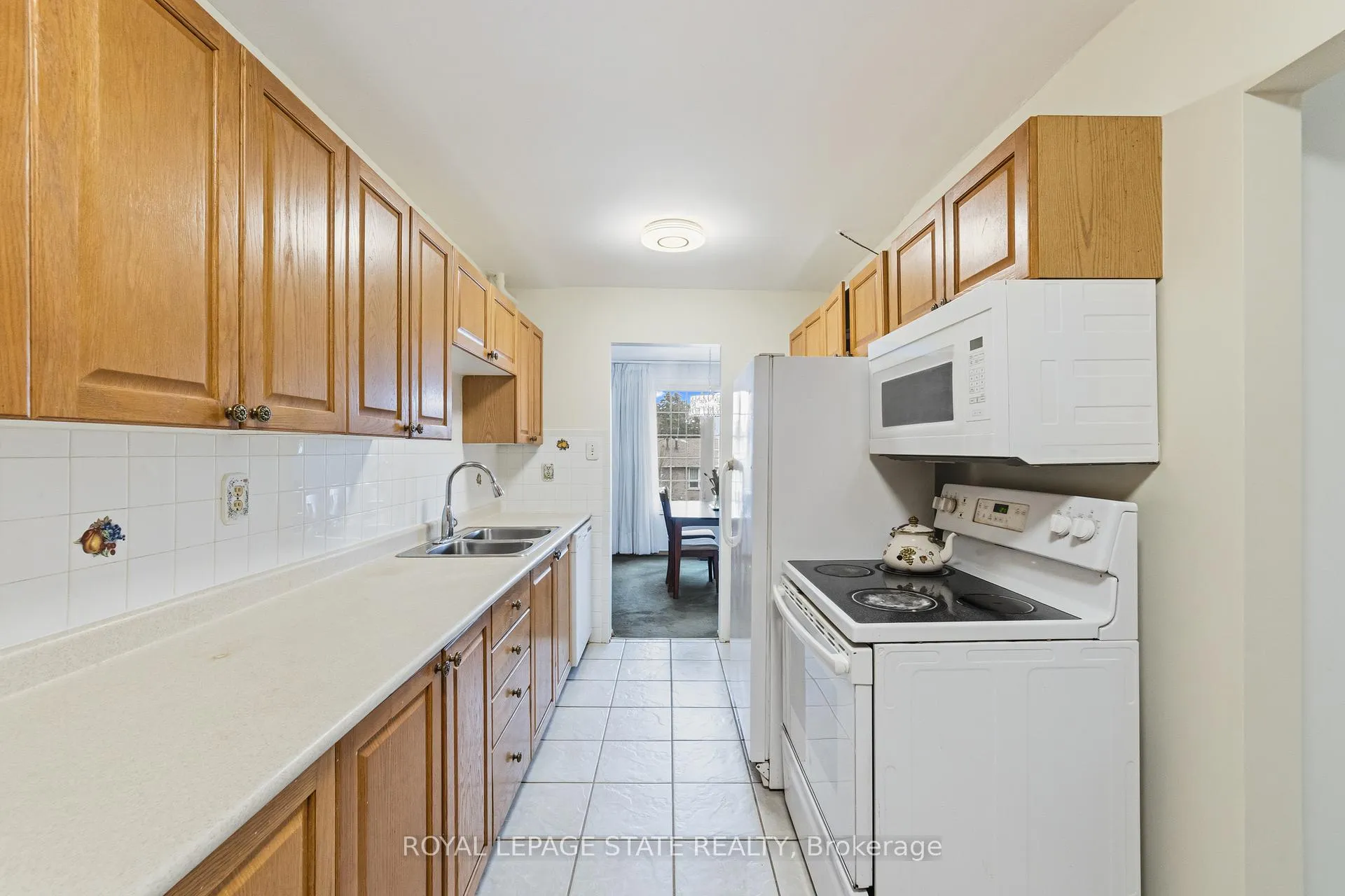 Photo 18 of 222 Greencedar Drive, Hamilton, Gurnett — HOMEH
