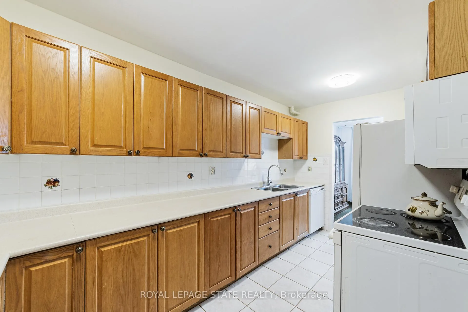 Photo 19 of 222 Greencedar Drive, Hamilton, Gurnett — HOMEH