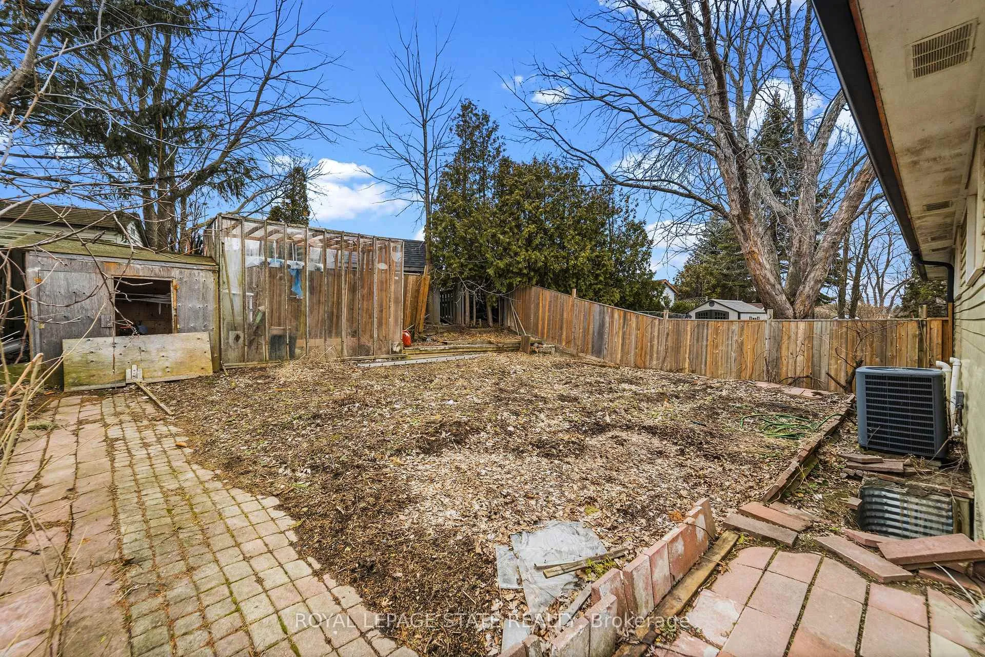Photo 29 of 222 Greencedar Drive, Hamilton, Gurnett — HOMEH