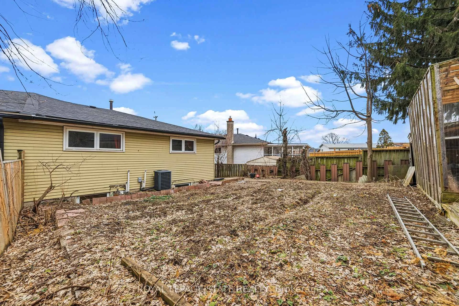 Photo 31 of 222 Greencedar Drive, Hamilton, Gurnett — HOMEH