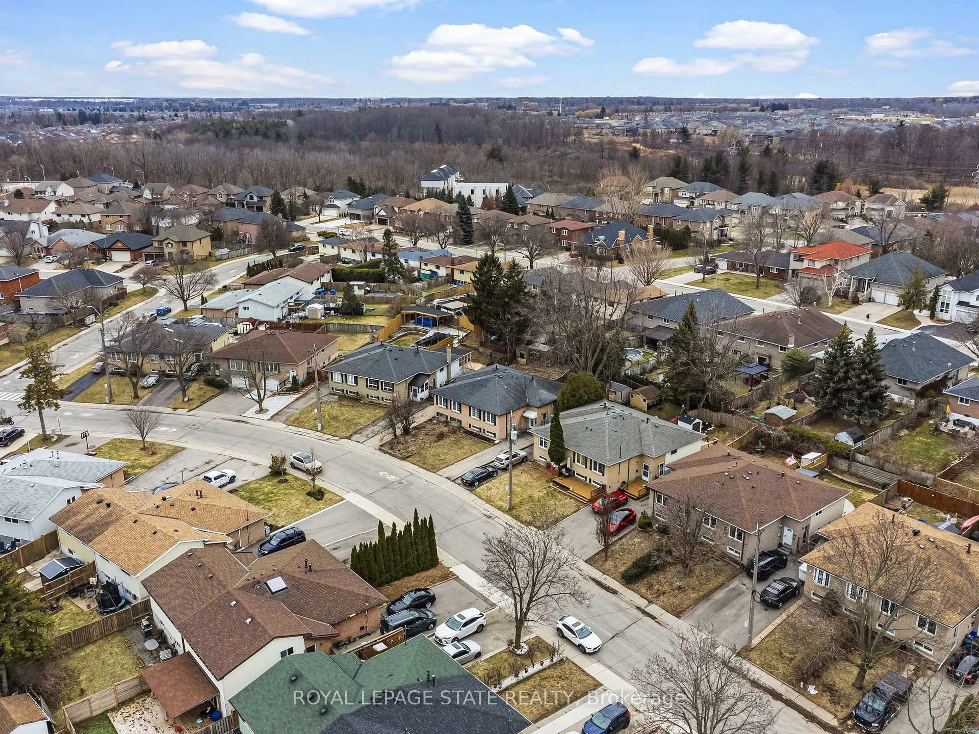 Photo 34 of 222 Greencedar Drive, Hamilton, Gurnett — HOMEH