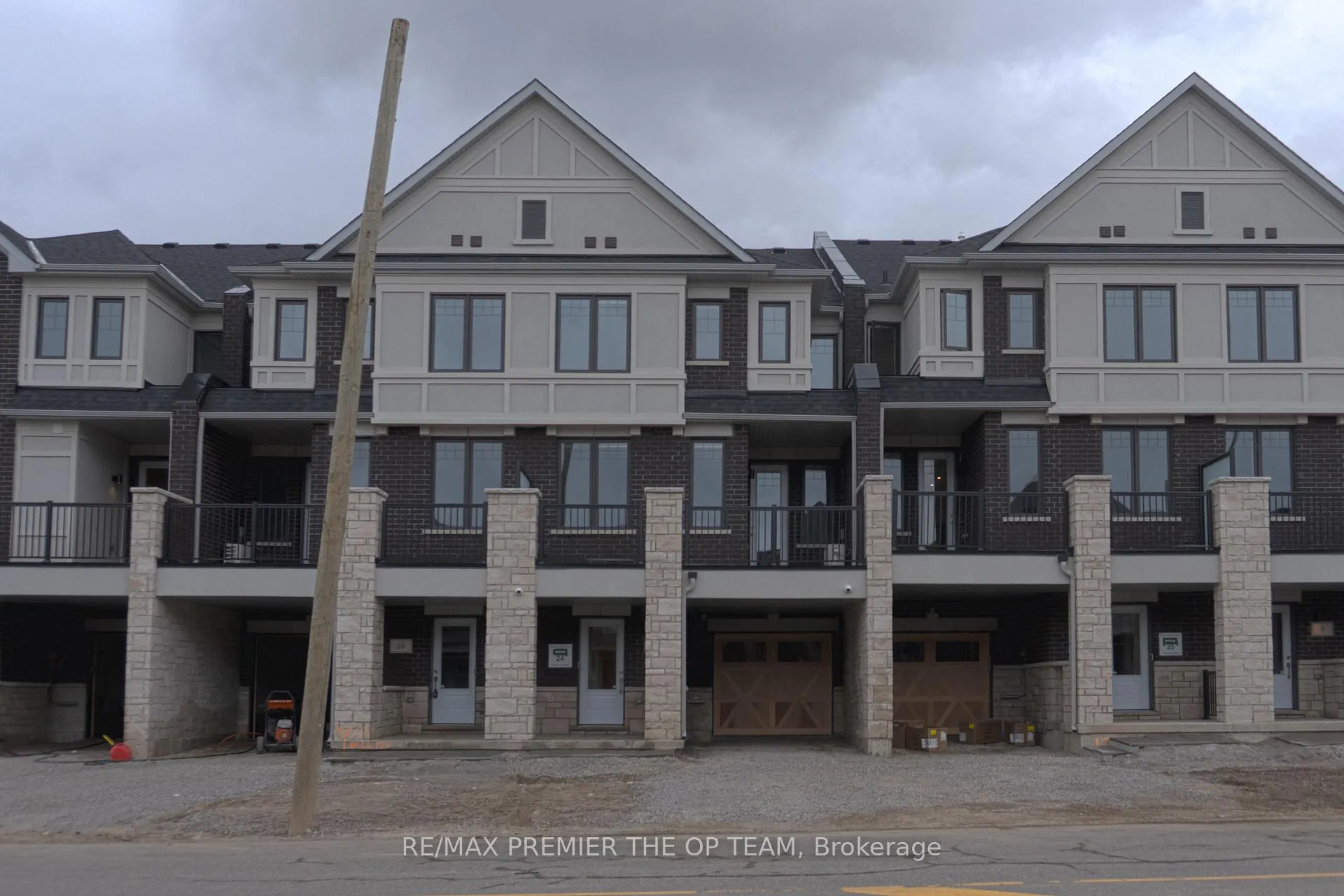 Photo 1 of 12 Pierre Berton Boulevard, Vaughan, Kleinburg — HOMEH
