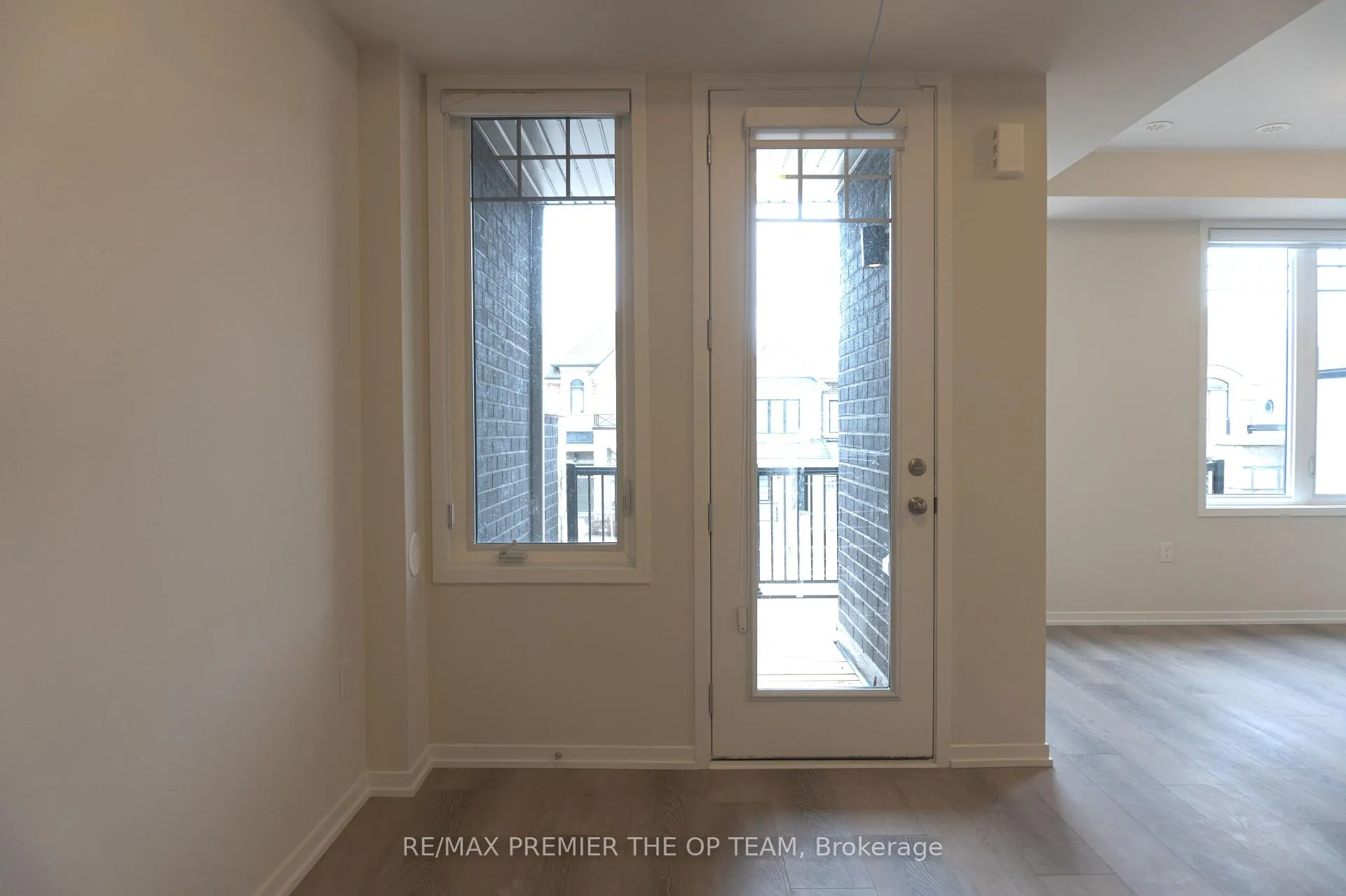 Photo 4 of 12 Pierre Berton Boulevard, Vaughan, Kleinburg — HOMEH