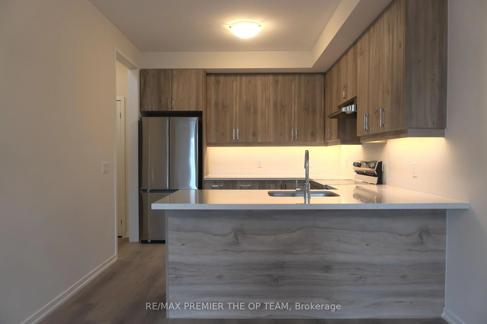 Photo 9 of 12 Pierre Berton Boulevard, Vaughan, Kleinburg — HOMEH
