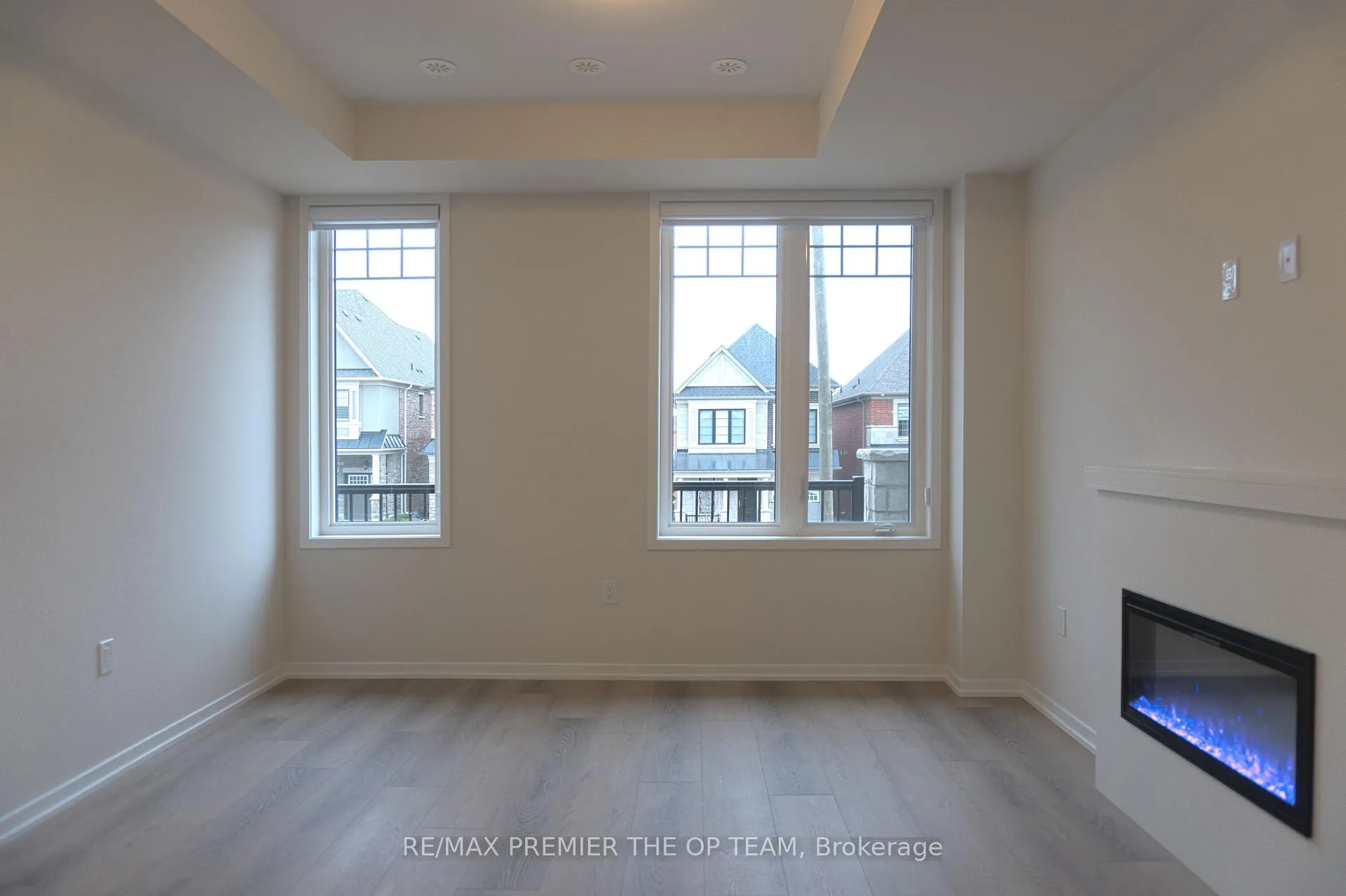 Photo 11 of 12 Pierre Berton Boulevard, Vaughan, Kleinburg — HOMEH