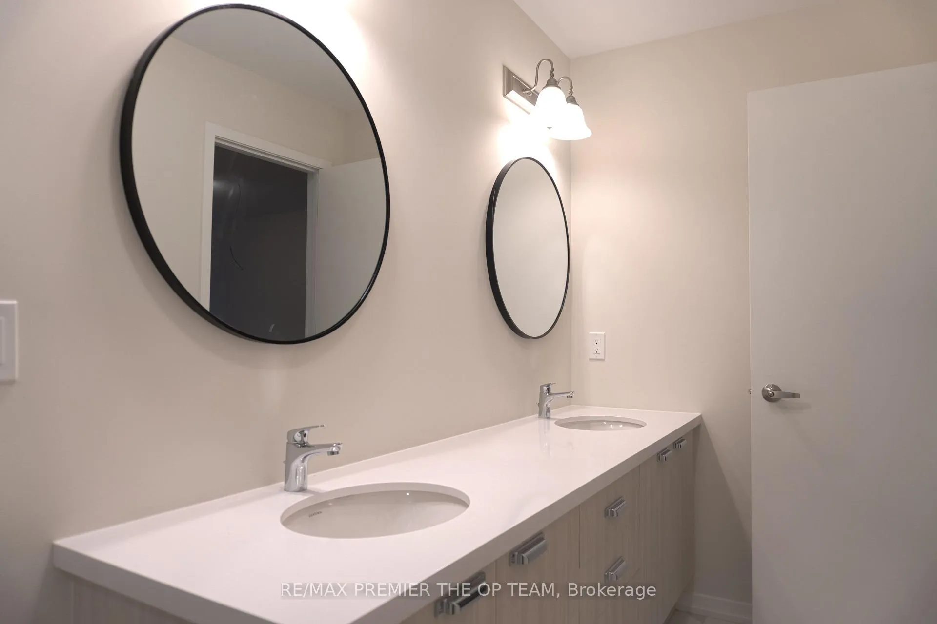 Photo 18 of 12 Pierre Berton Boulevard, Vaughan, Kleinburg — HOMEH