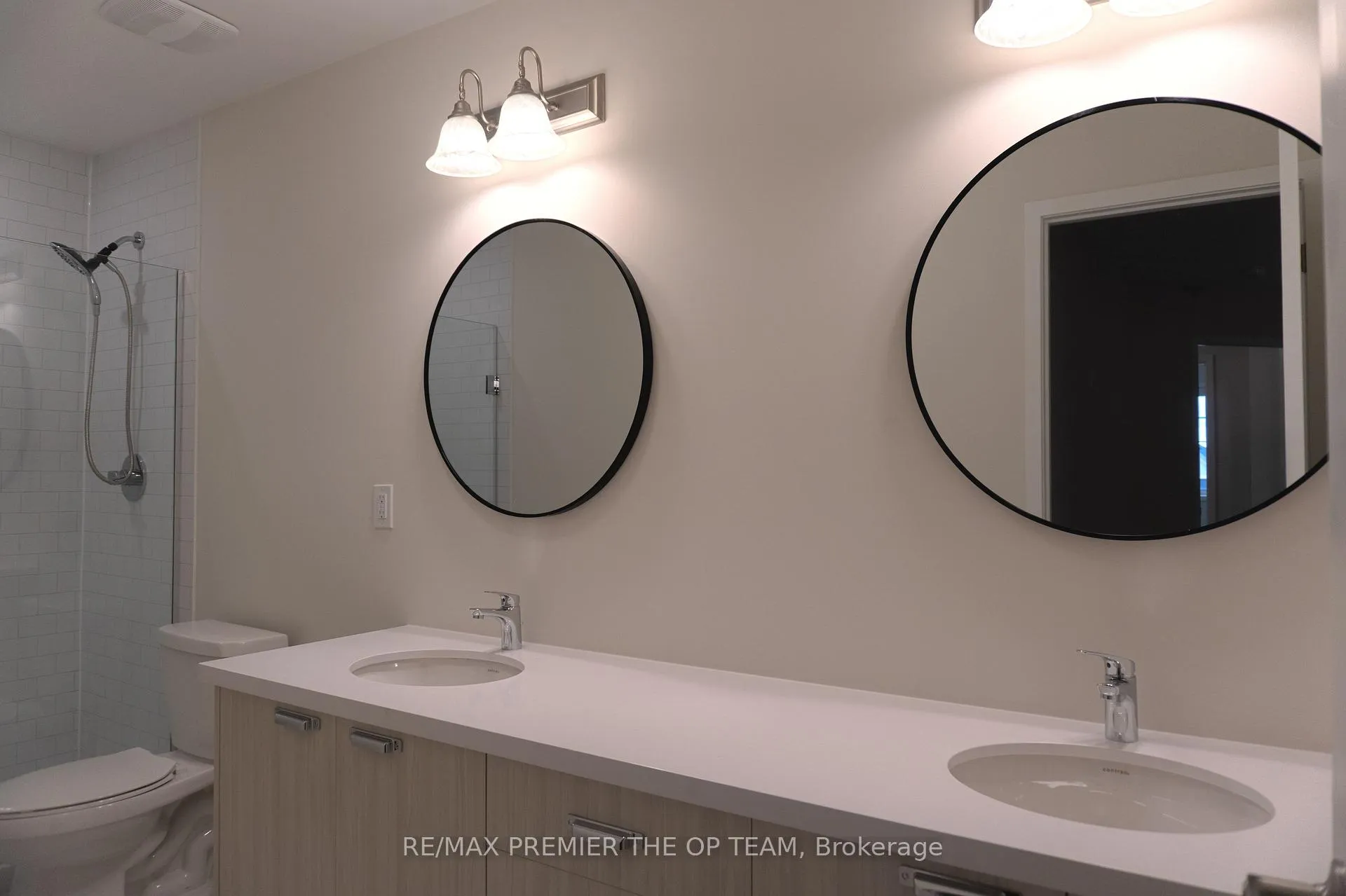Photo 20 of 12 Pierre Berton Boulevard, Vaughan, Kleinburg — HOMEH